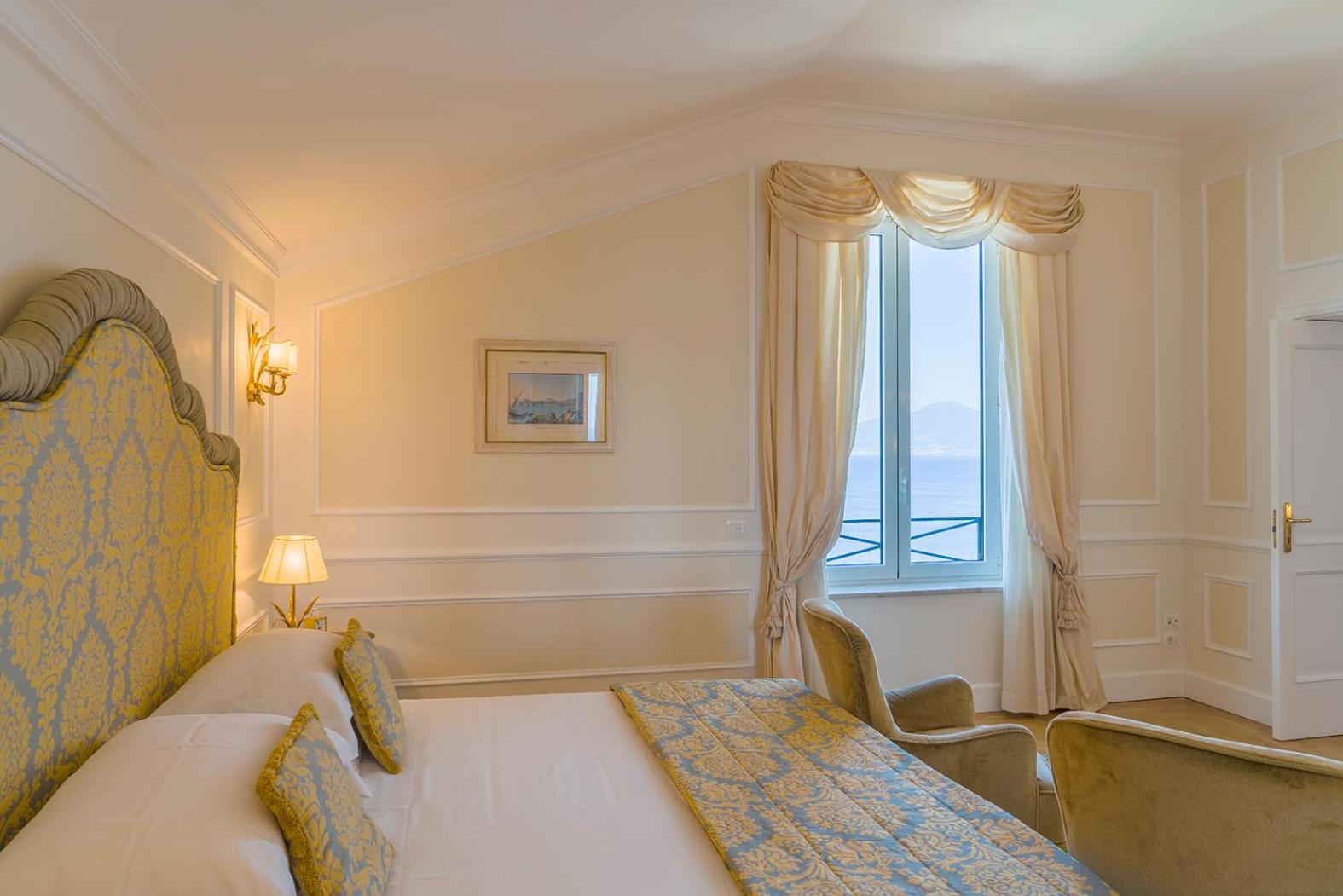Superior Suite with Sea View - Photo 4
