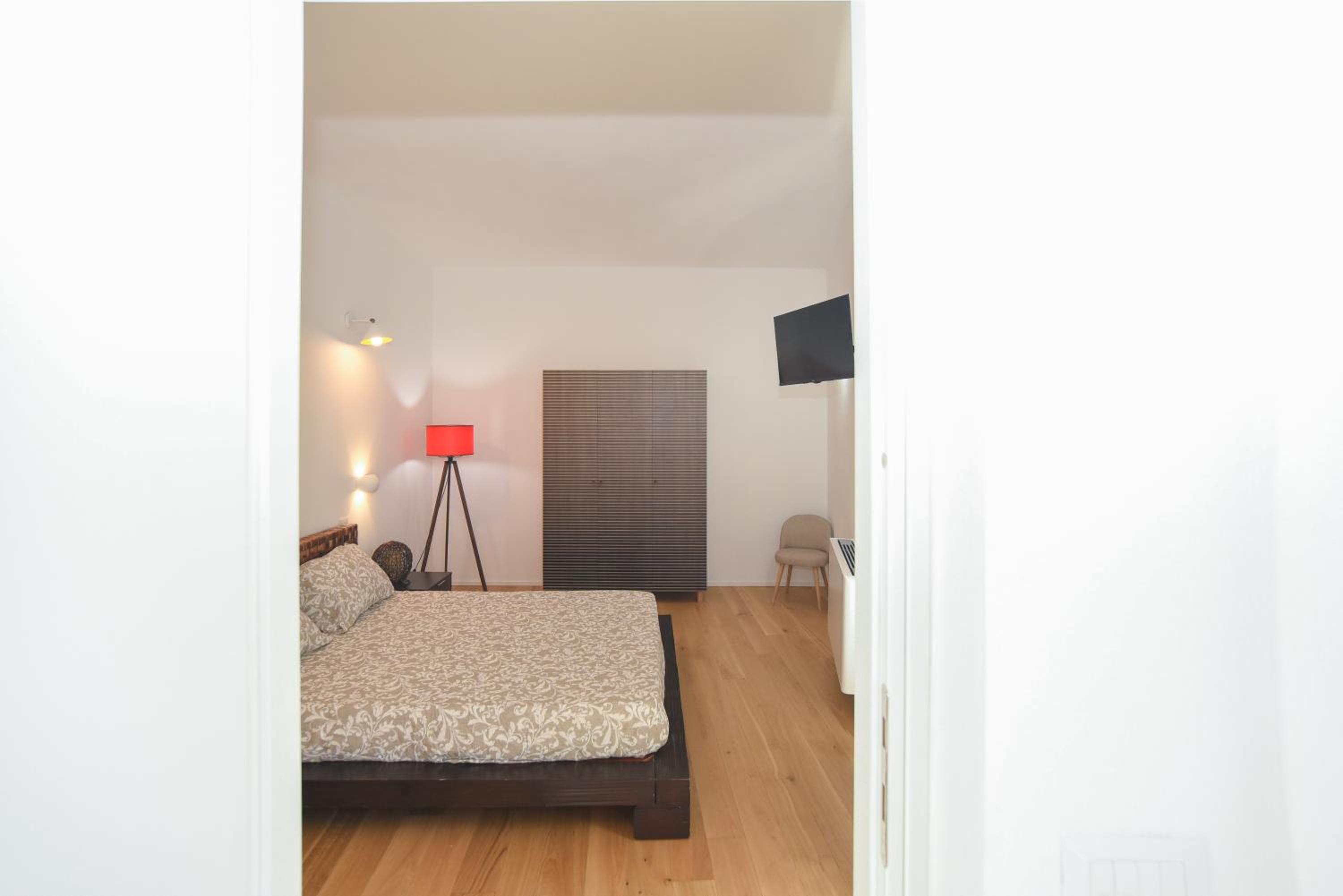 Superior King Room - Photo 16