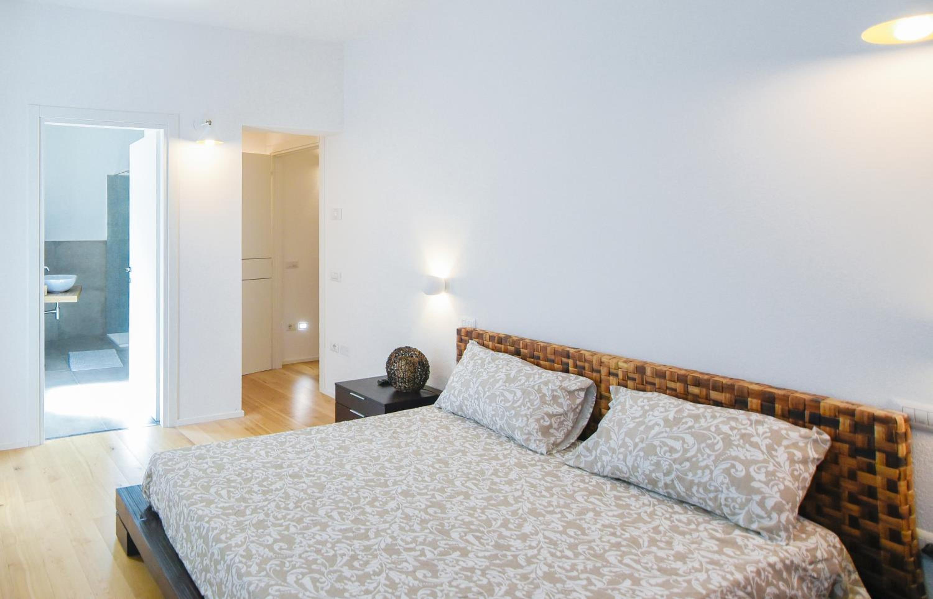 Superior King Room - Photo 18