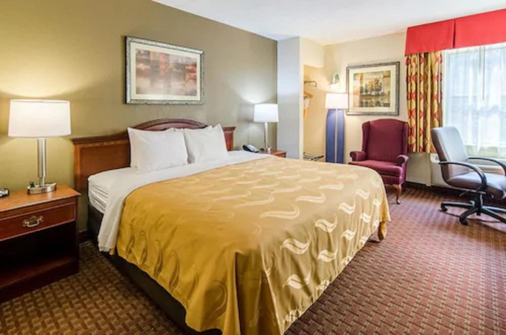 King Room - Accessible/Non-Smoking photo 1