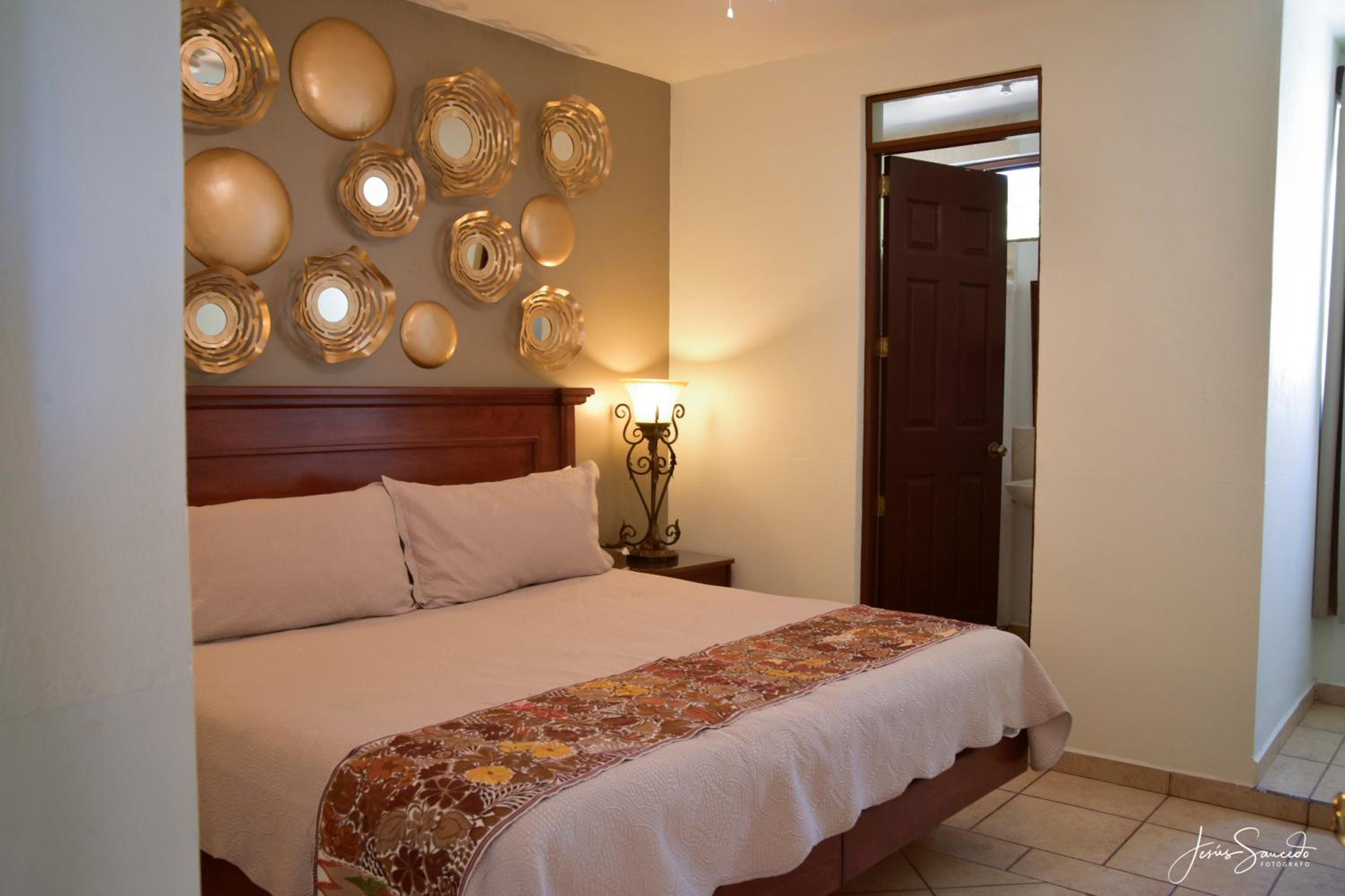 Deluxe King Room photo 1