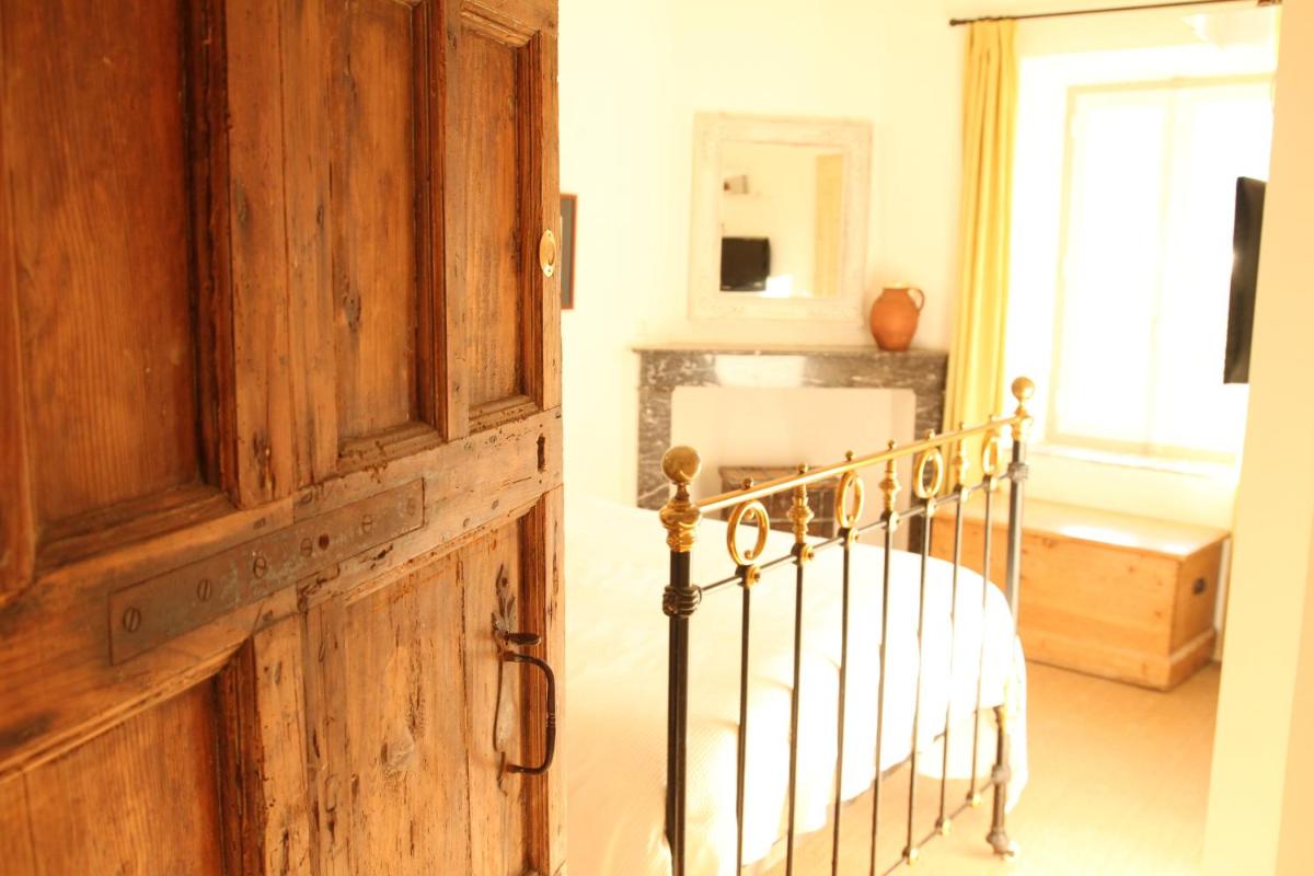 Standard Double Room with En Suite Bathroom photo 2