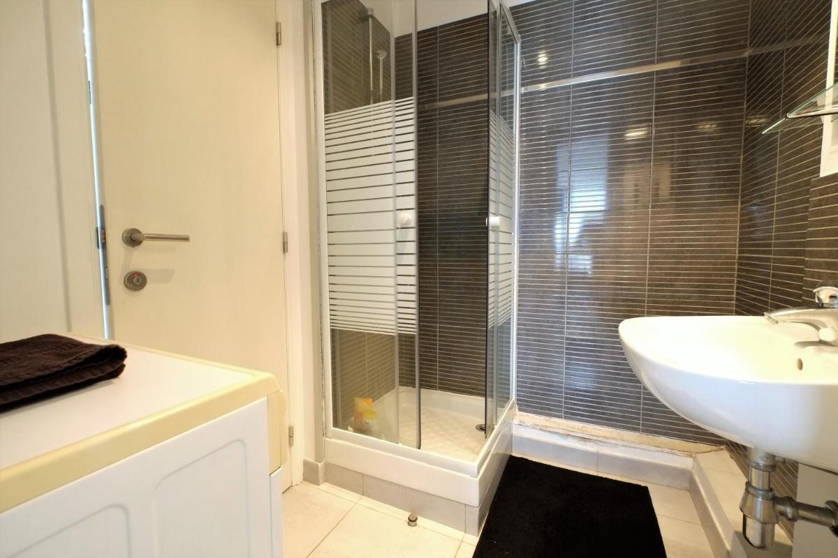 One-Bedroom Apartment - Photo 5