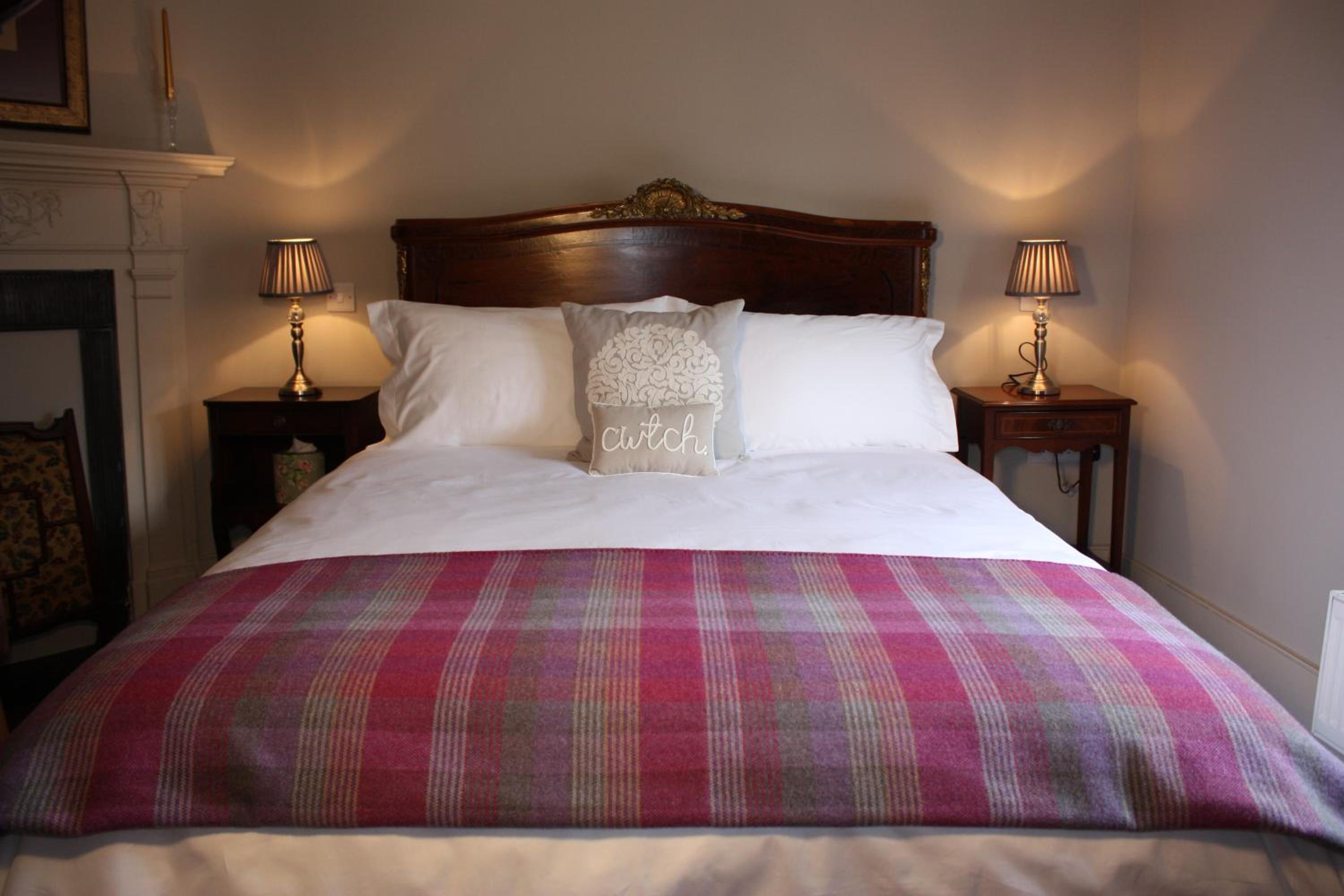 Deluxe King Room - Photo 1