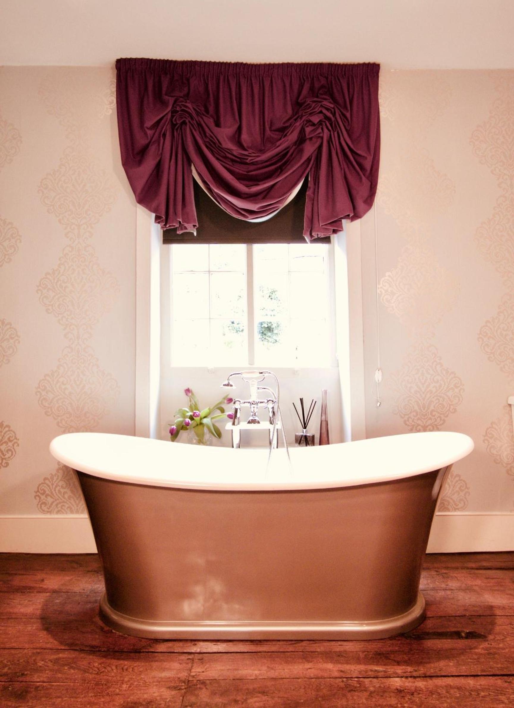 Deluxe King Room - Photo 6