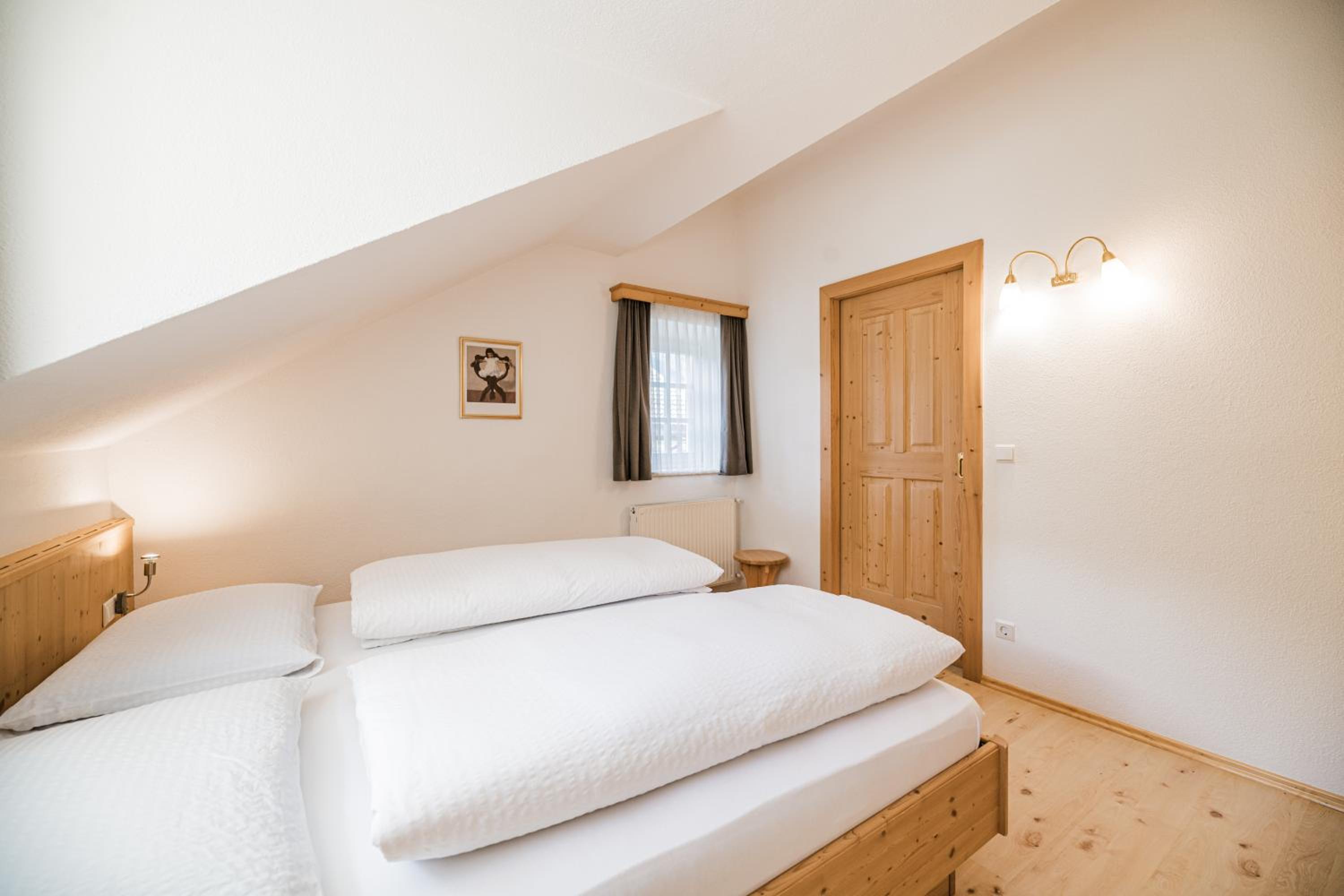 Apartment (4 Adults)