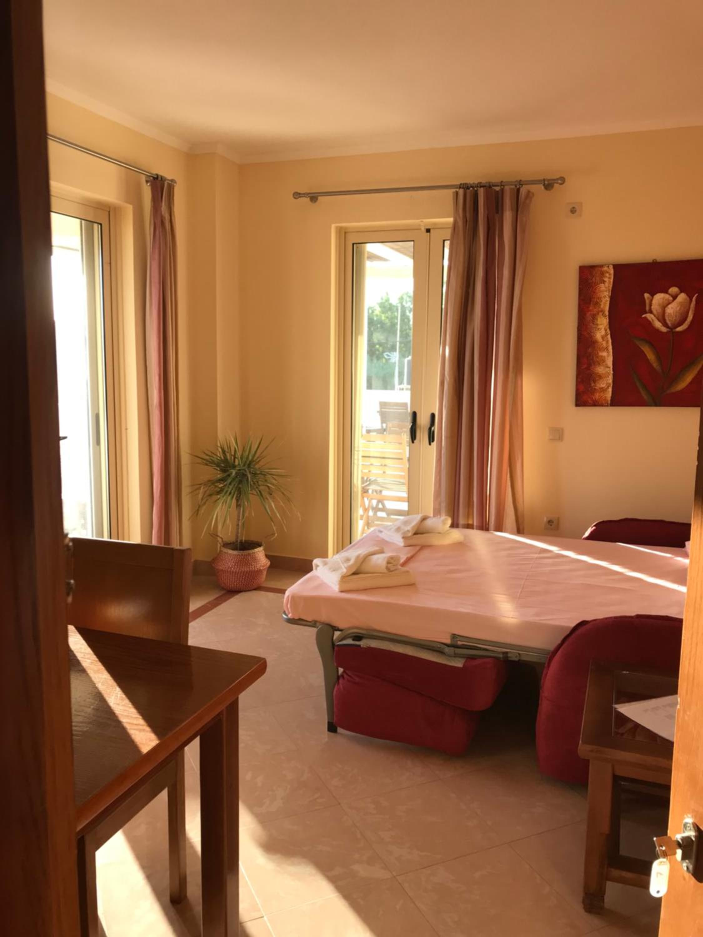 Apartment with Sea View - Photo 2