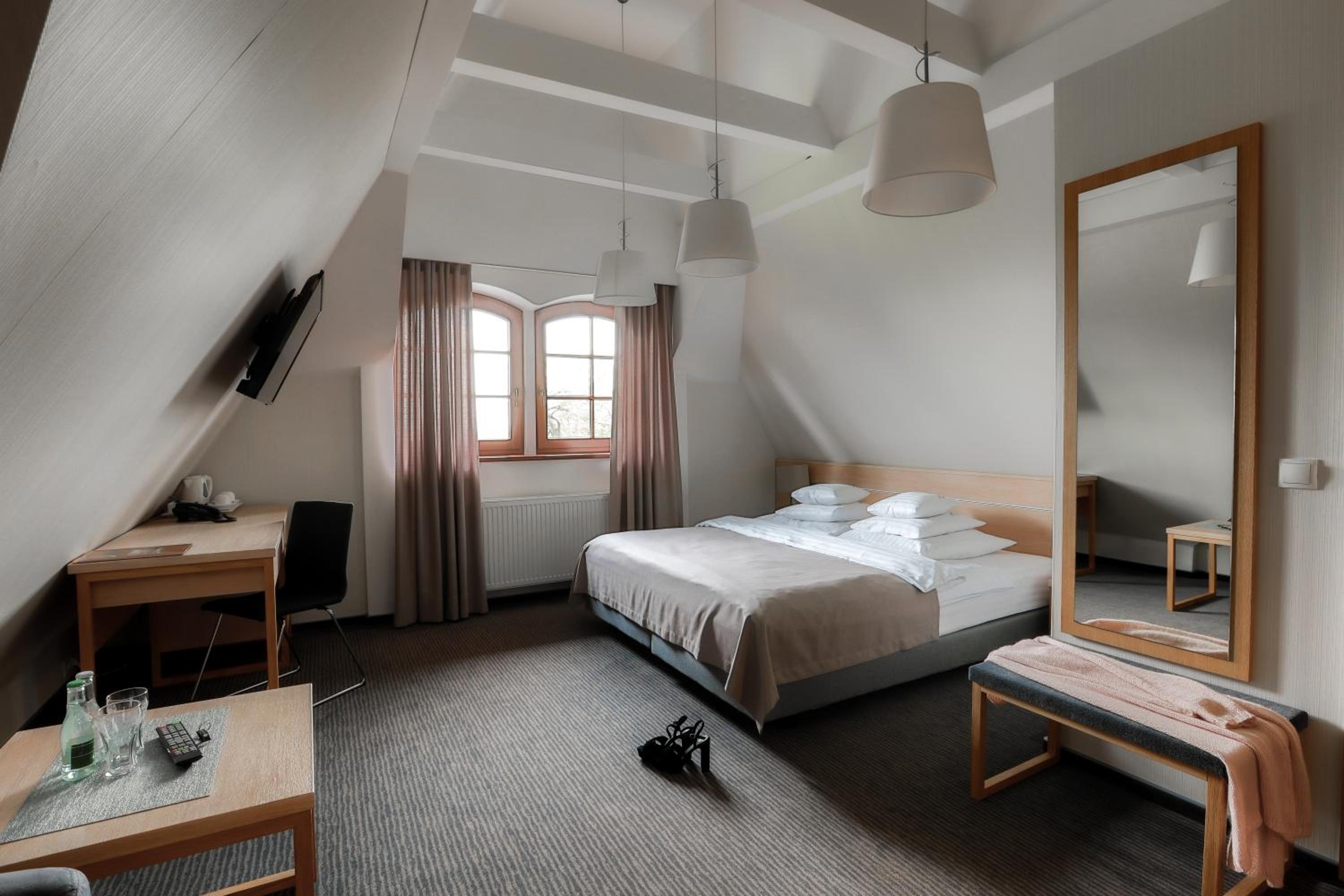 Deluxe Room - Photo 5