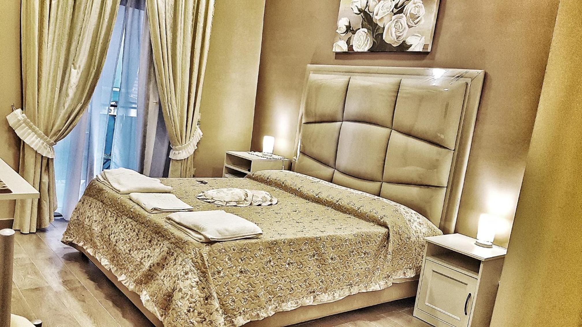 Double Room with Private External Bathroom
