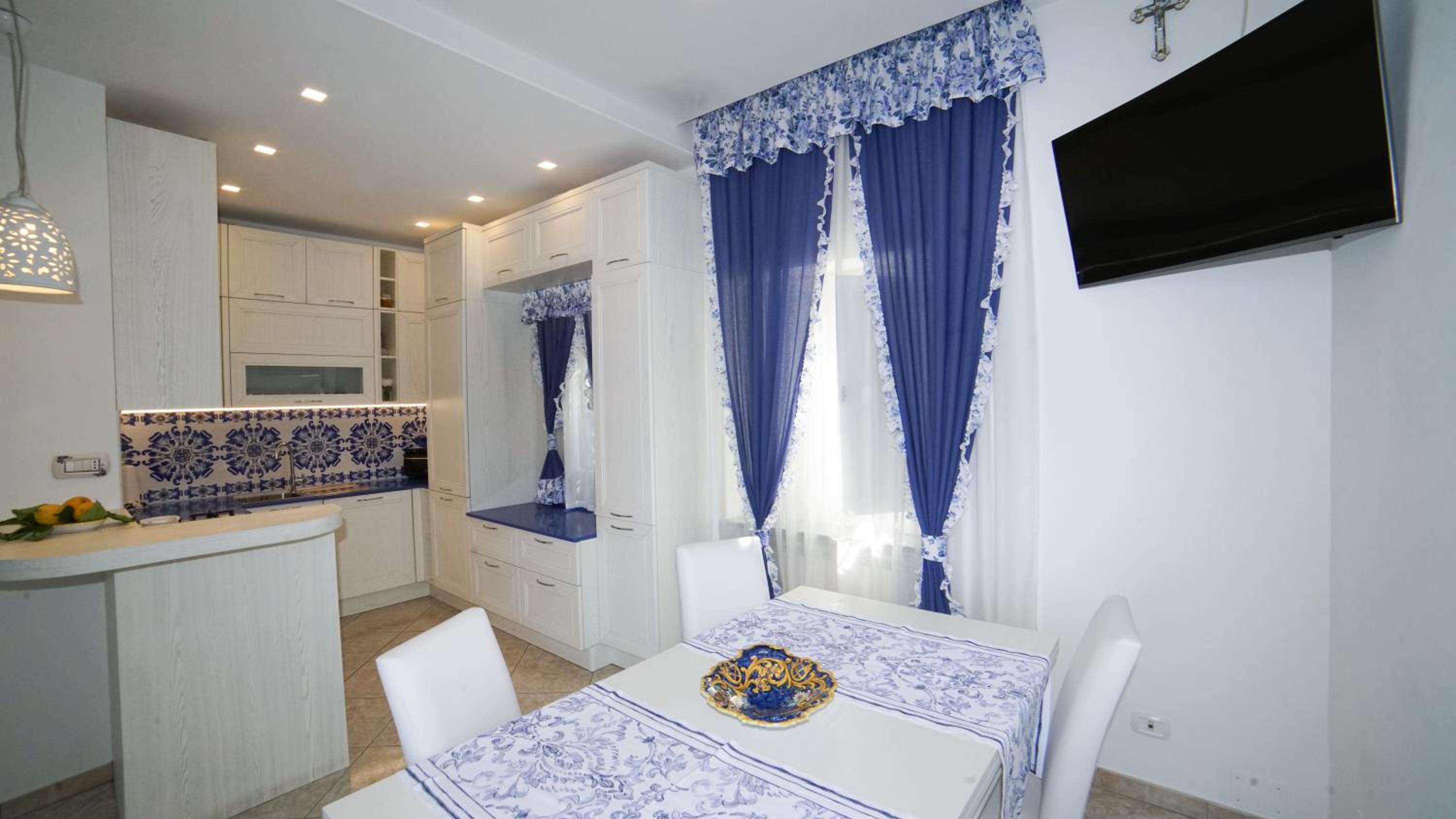 Deluxe Room - Photo 6