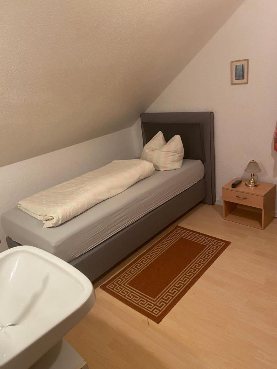 Single Room with Shared Bathroom photo 2
