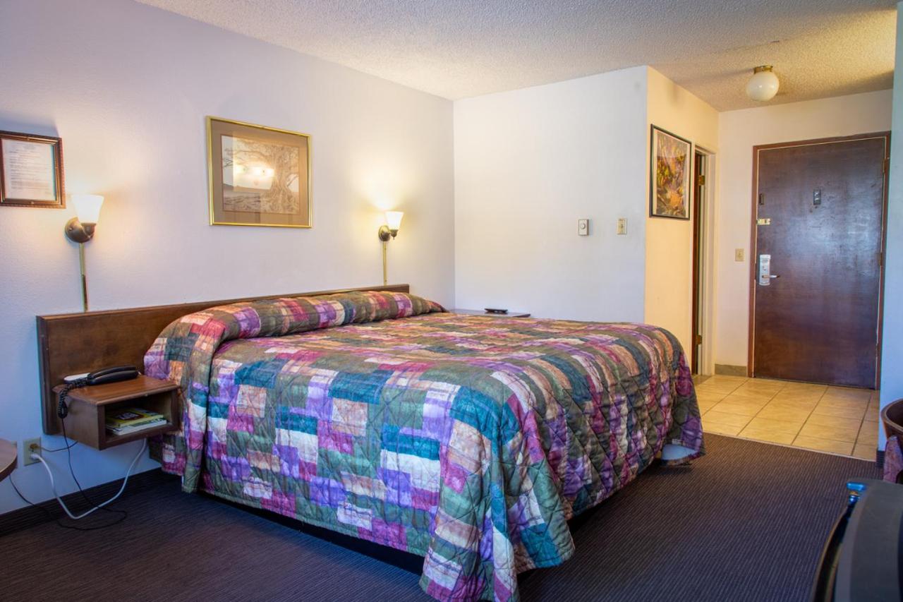 King Room - Non-Smoking