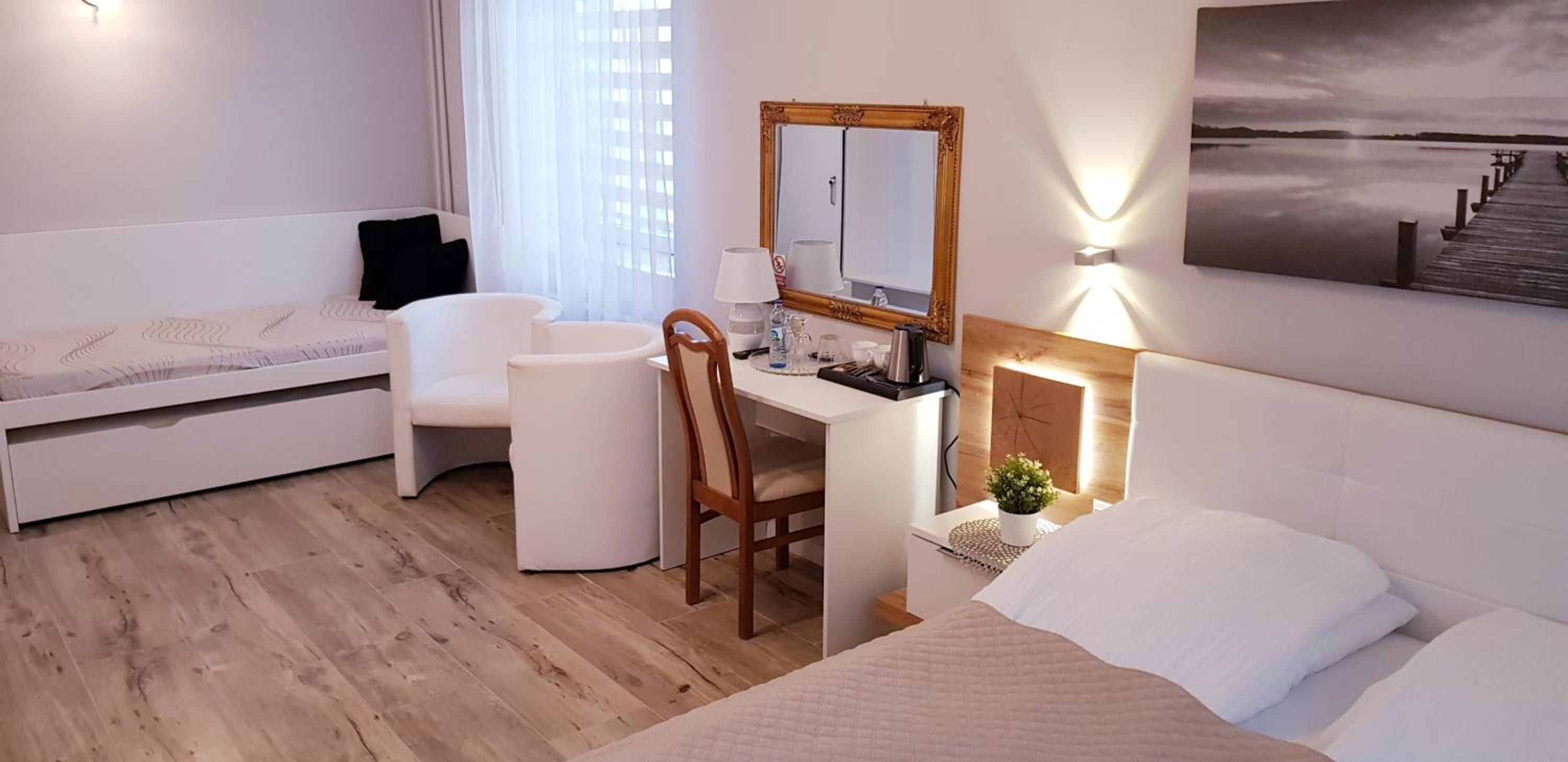 Deluxe Double Room with Bath photo 2
