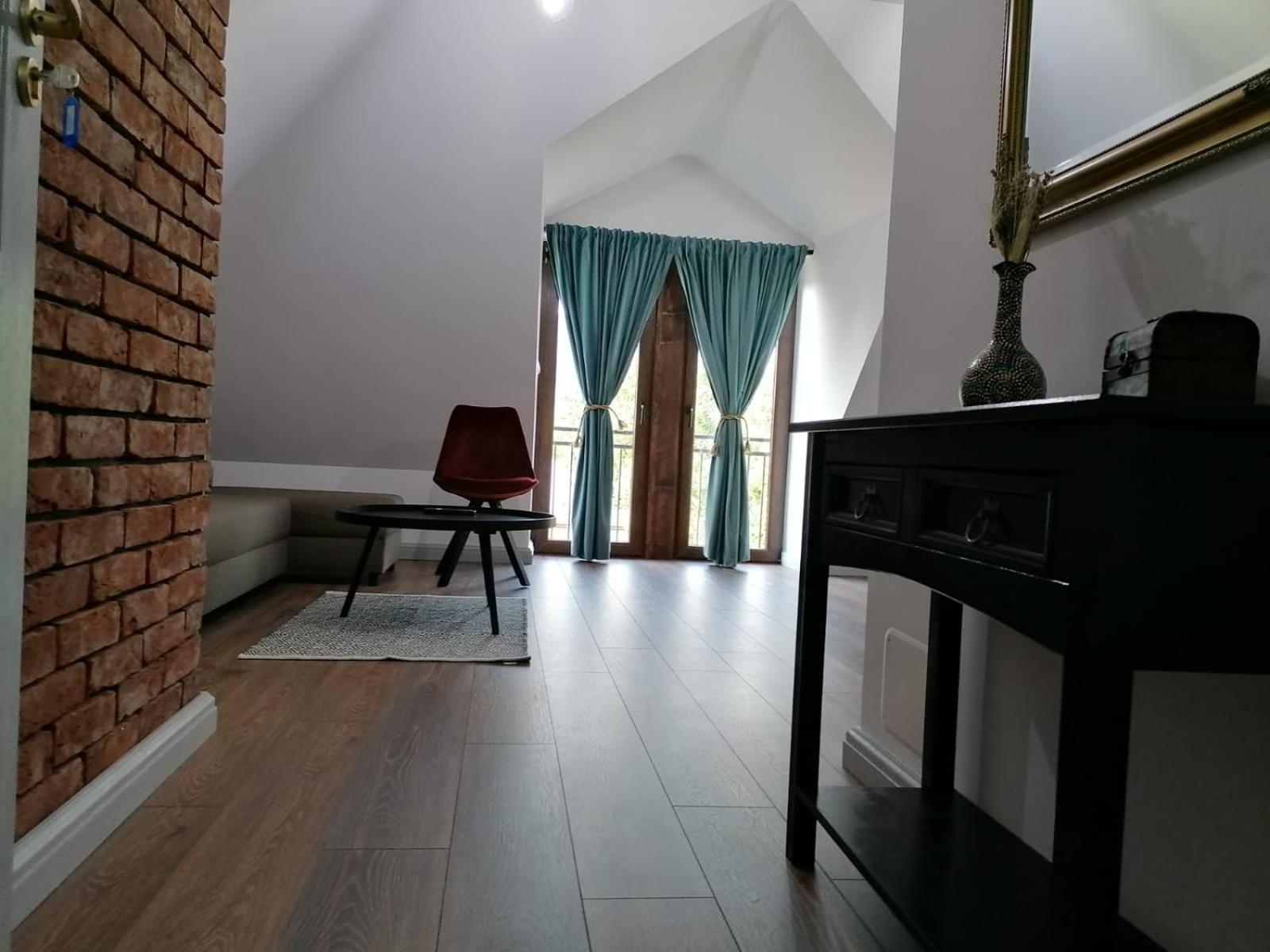 Deluxe Double Room with Balcony photo 3