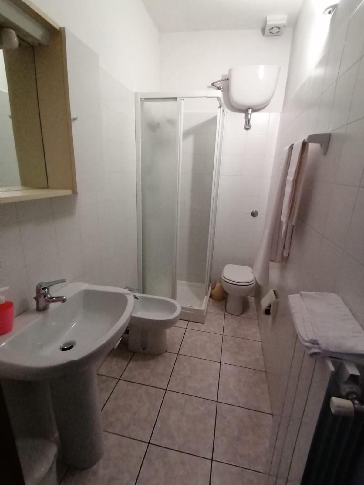 Double Room - Photo 7