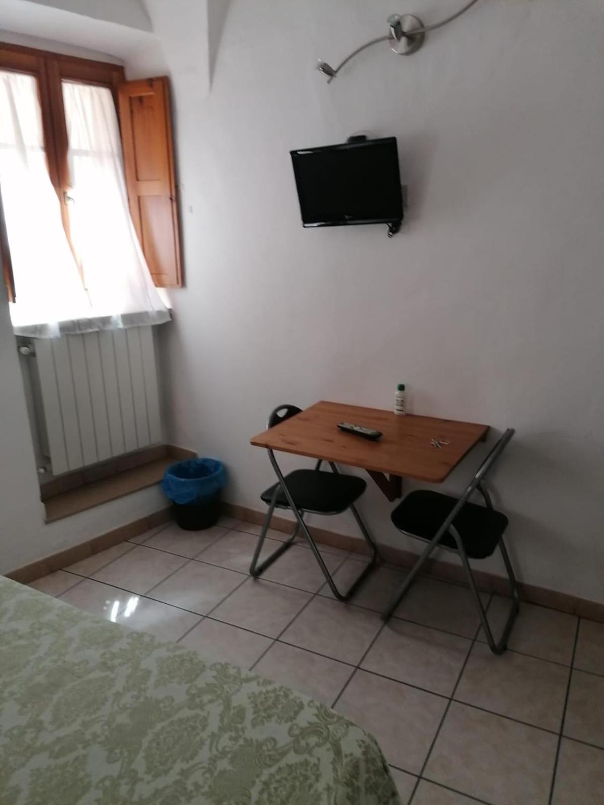Double Room - Photo 2