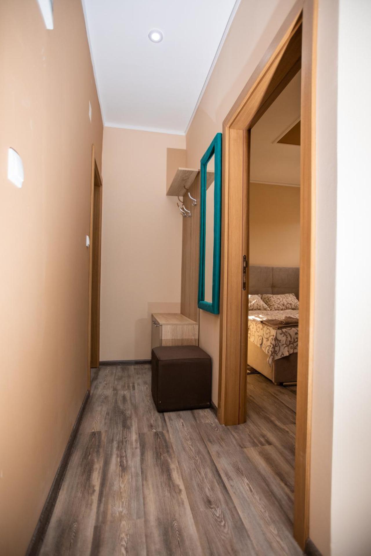 One-Bedroom Apartment photo 2