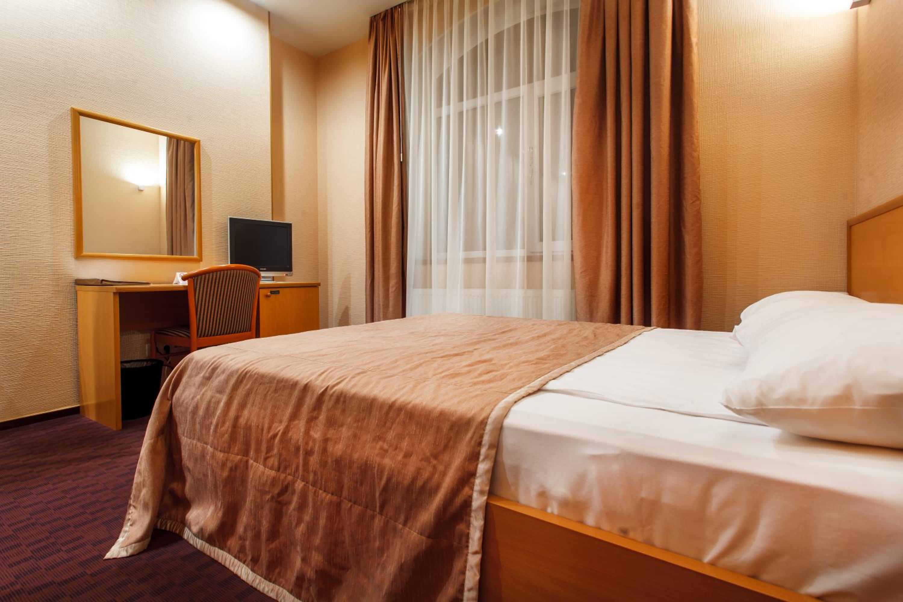 Standard Double or Twin Room photo 2