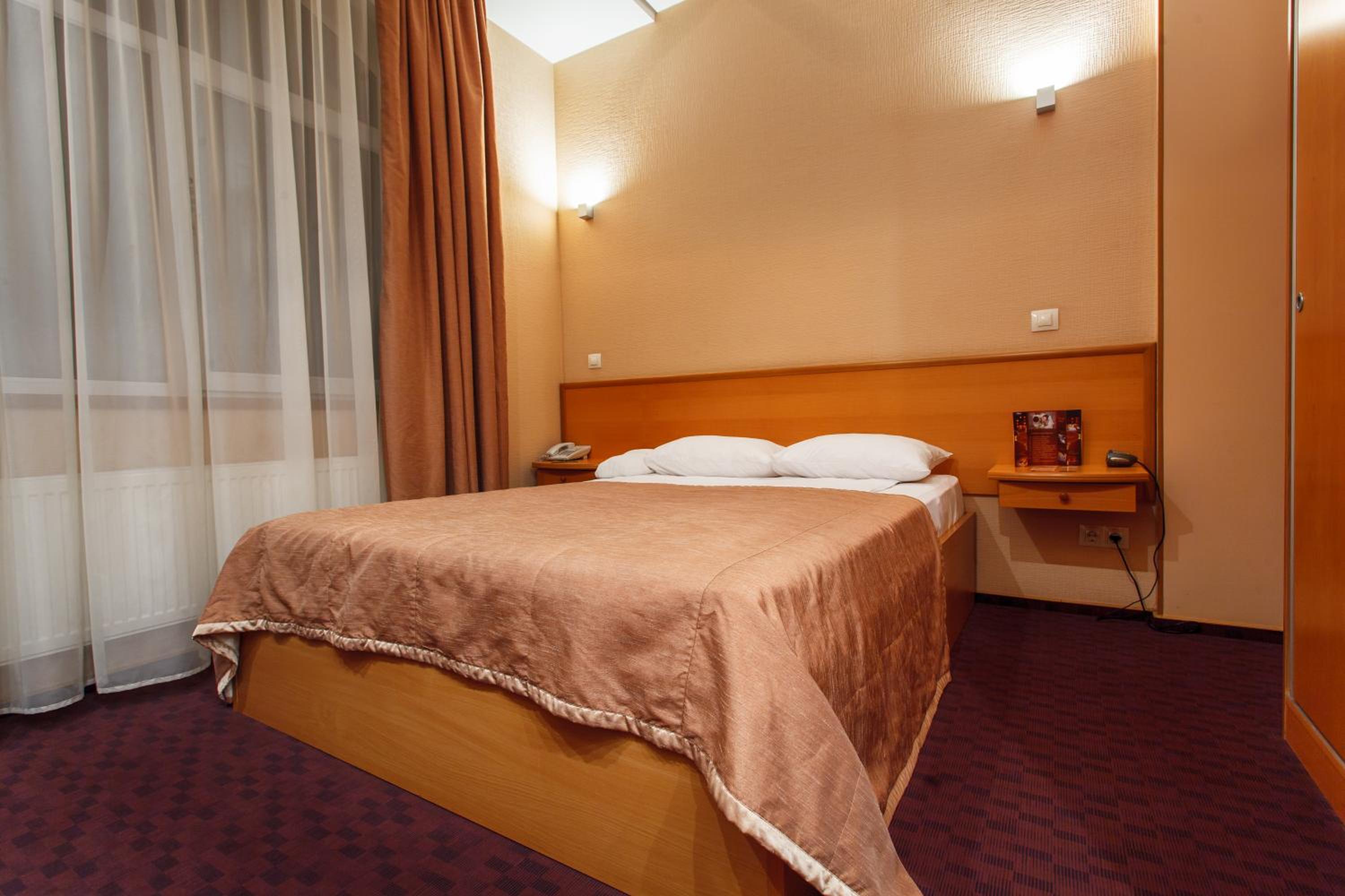 Standard Double or Twin Room photo 1