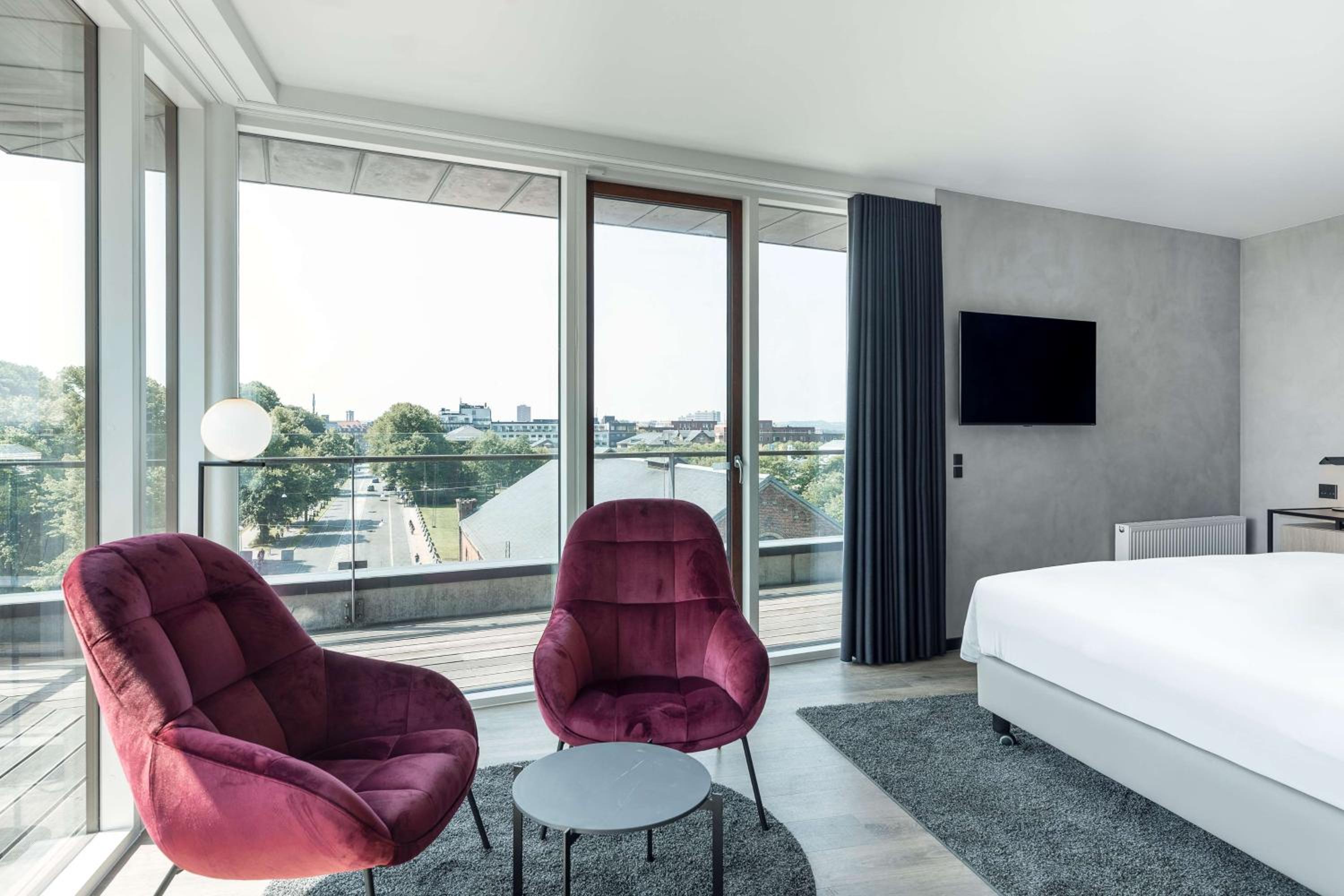Superior Room with City View and Balcony