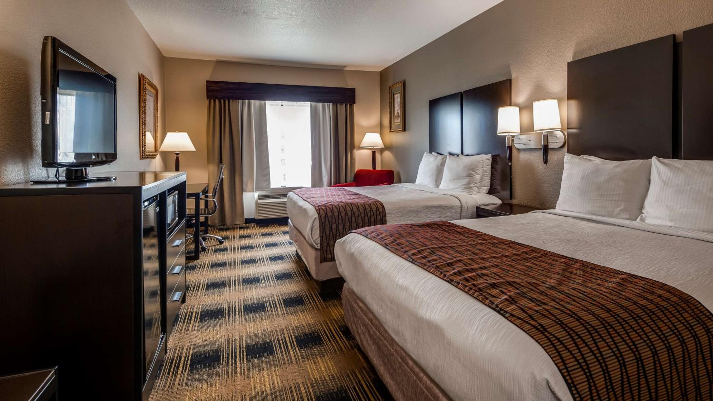 Queen Room with Two Queen Beds - Photo 1