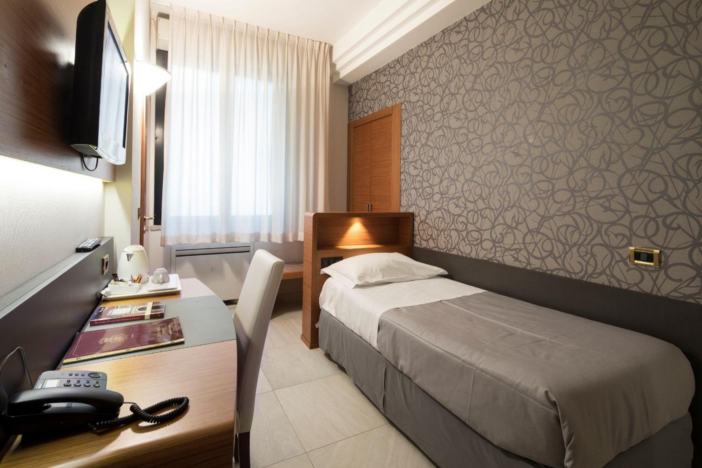 Standard Single Room - Photo 1