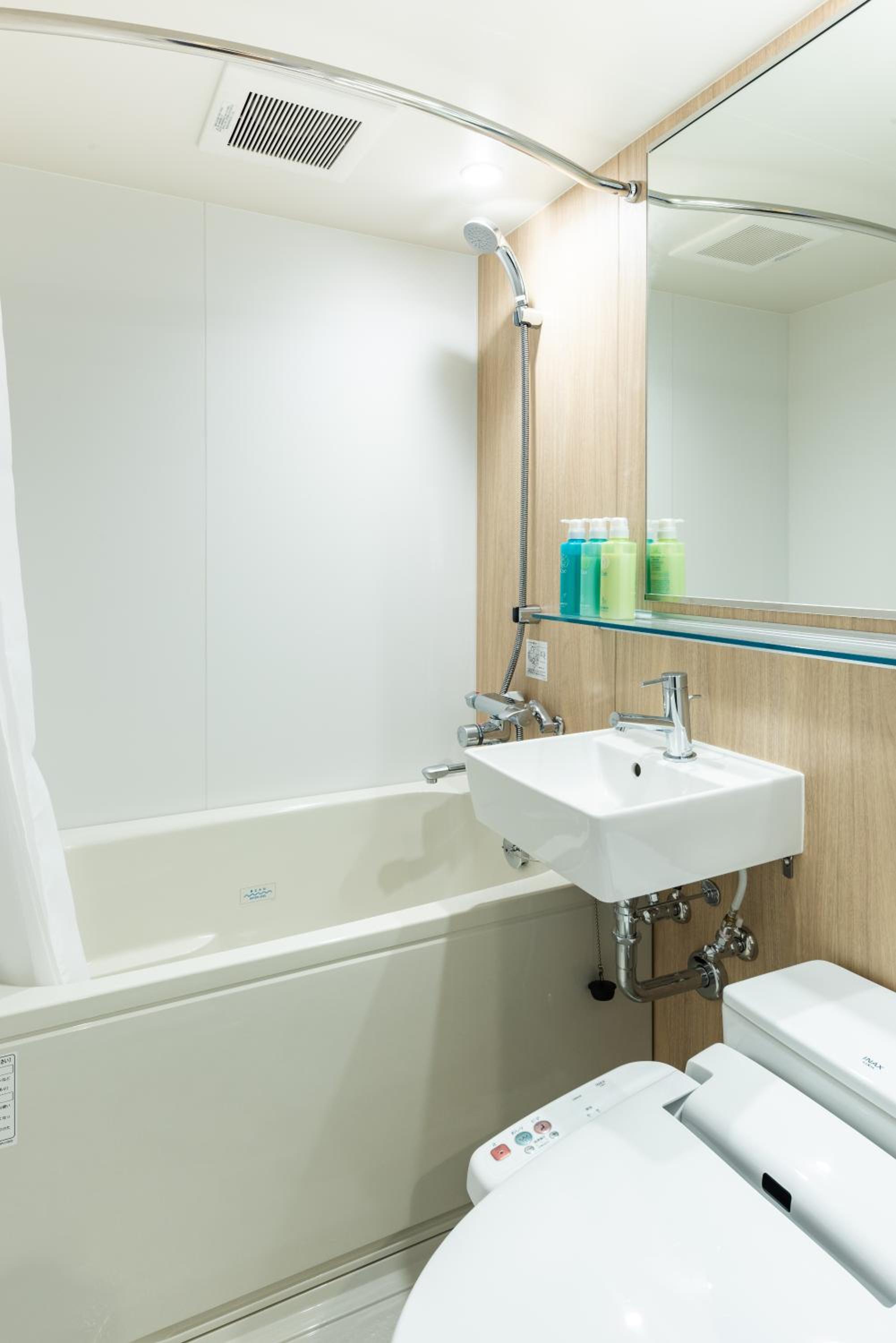 Double Room with Small Double Bed with Bath photo 3