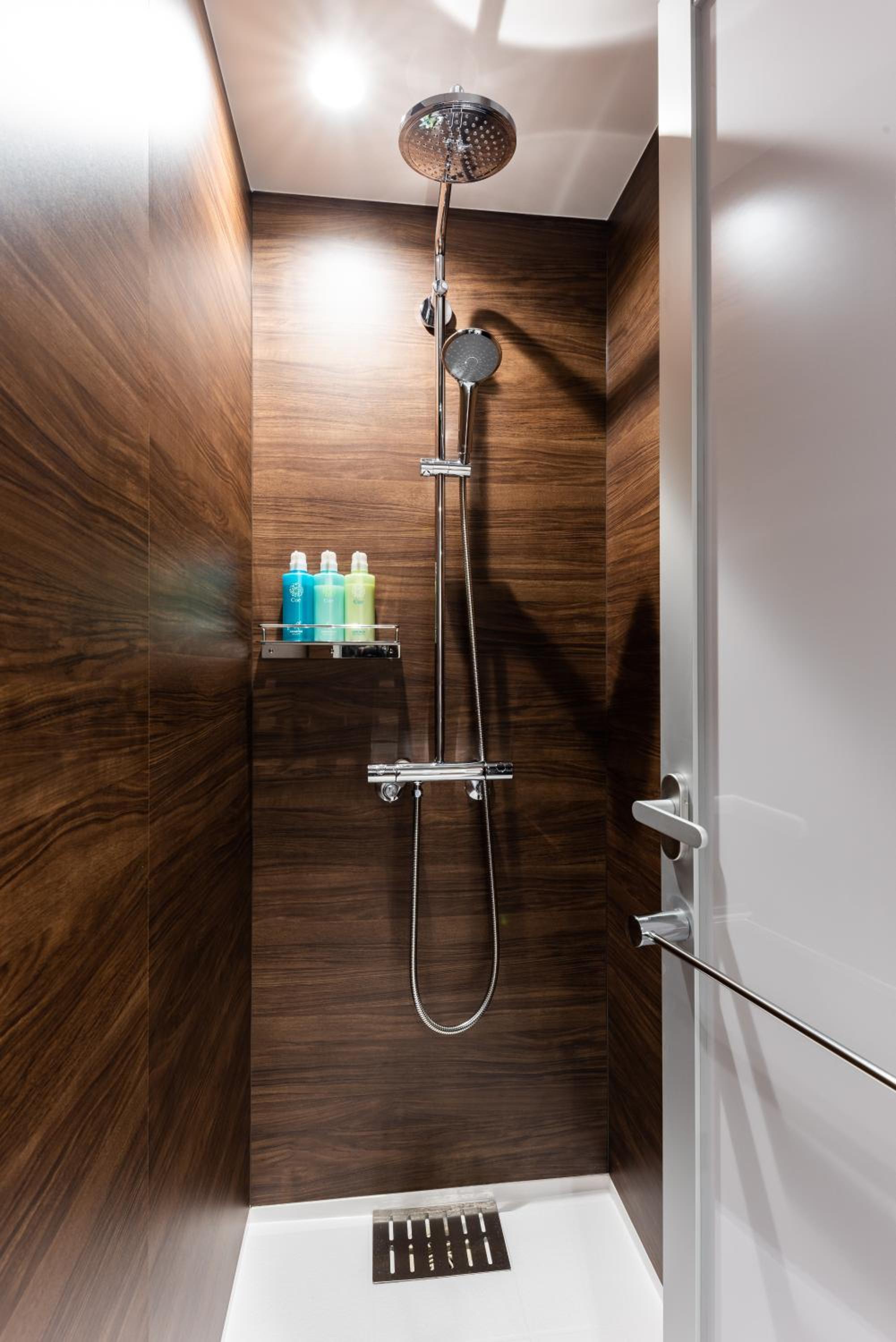 Twin Room with Shower photo 3