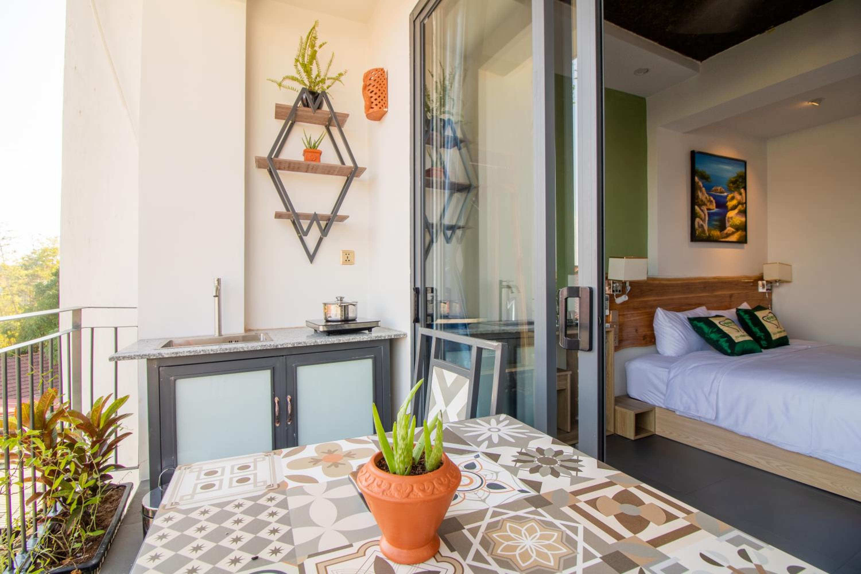 Loft Studio with Balcony photo 3