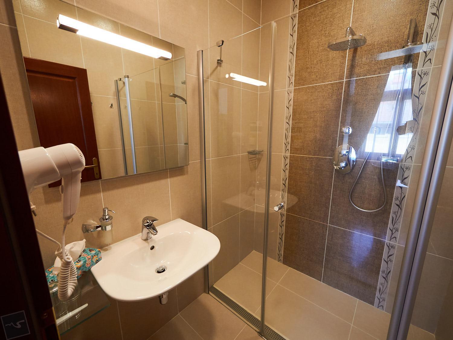 One-Bedroom Apartment - Photo 7