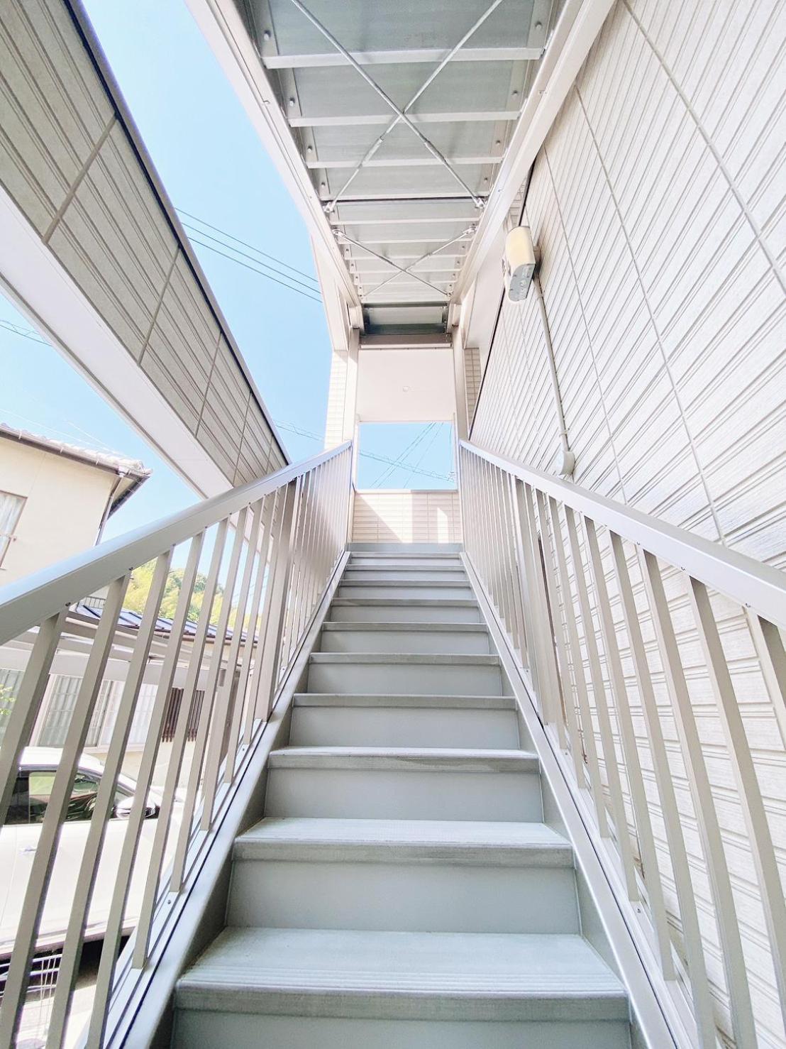 Apartment with Balcony - Photo 6