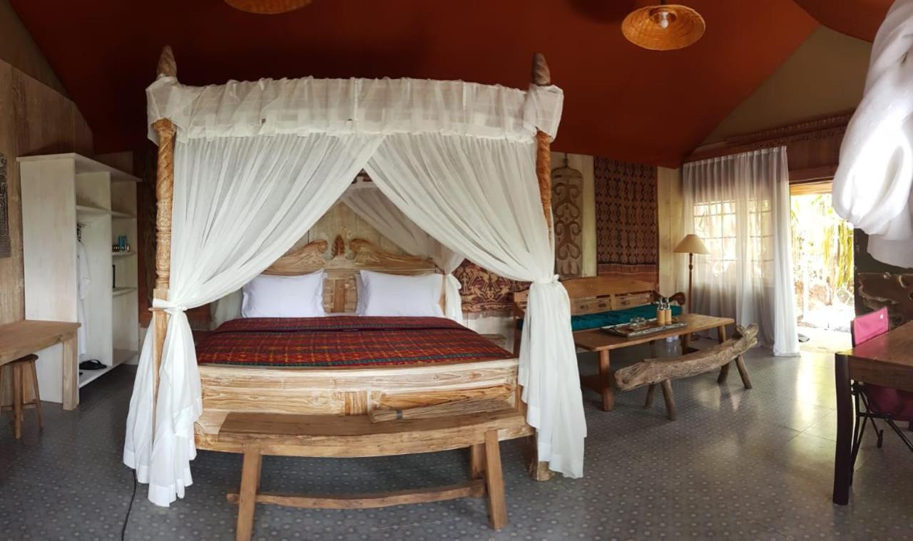 Suite Tent with Mountain View - Photo 5