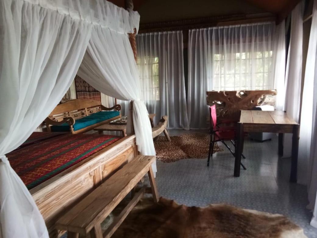 Suite Tent with Mountain View - Photo 3