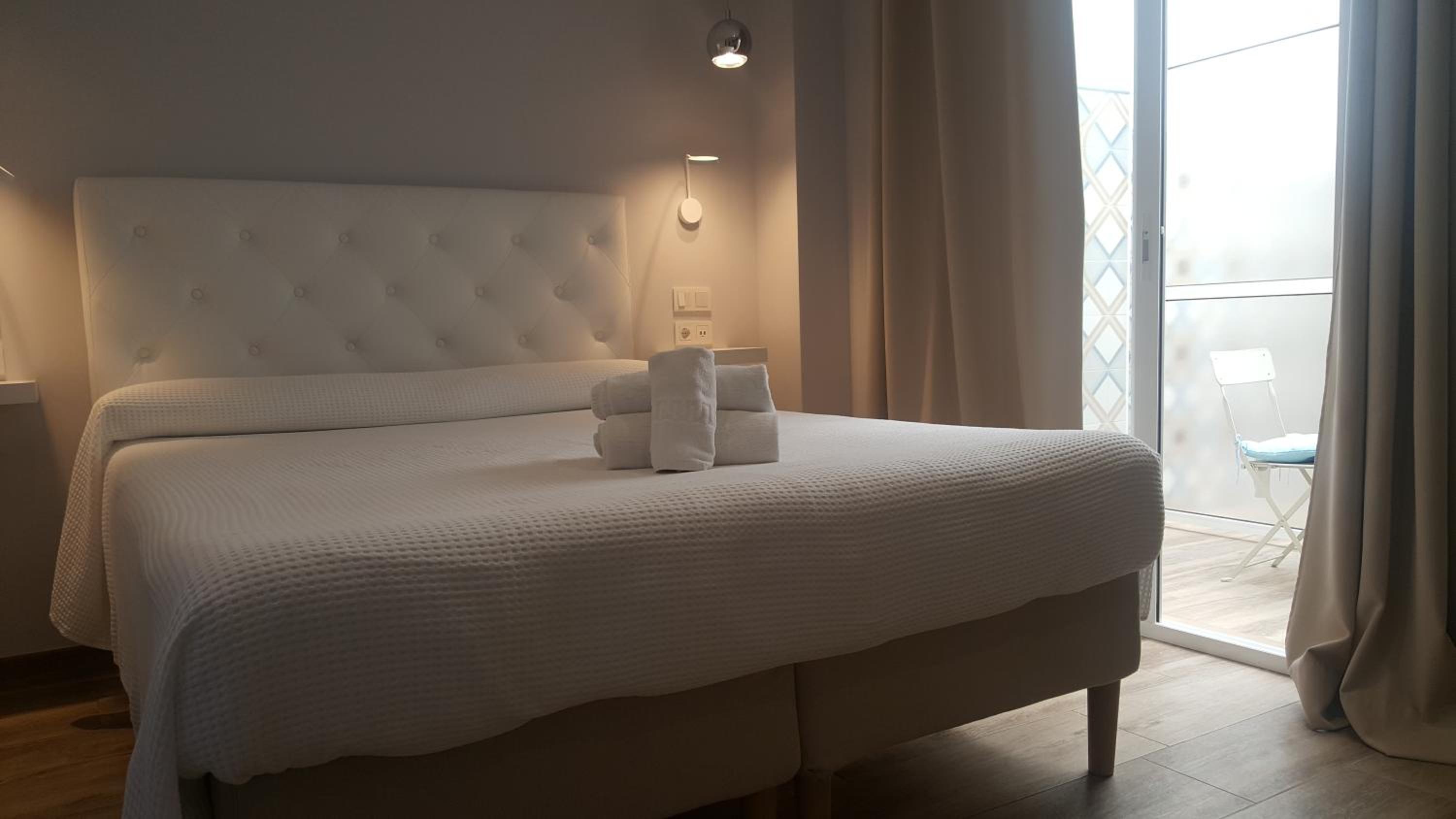Double Room - Photo 10