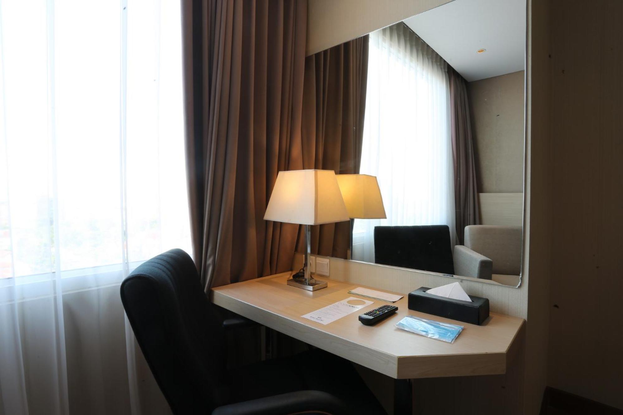 Deluxe Executive King Room photo 2