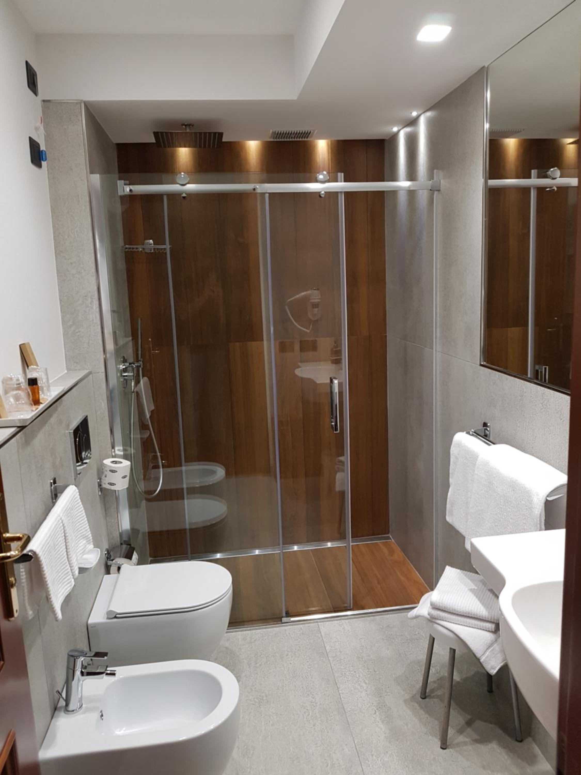 Classic Double Room - Photo 11