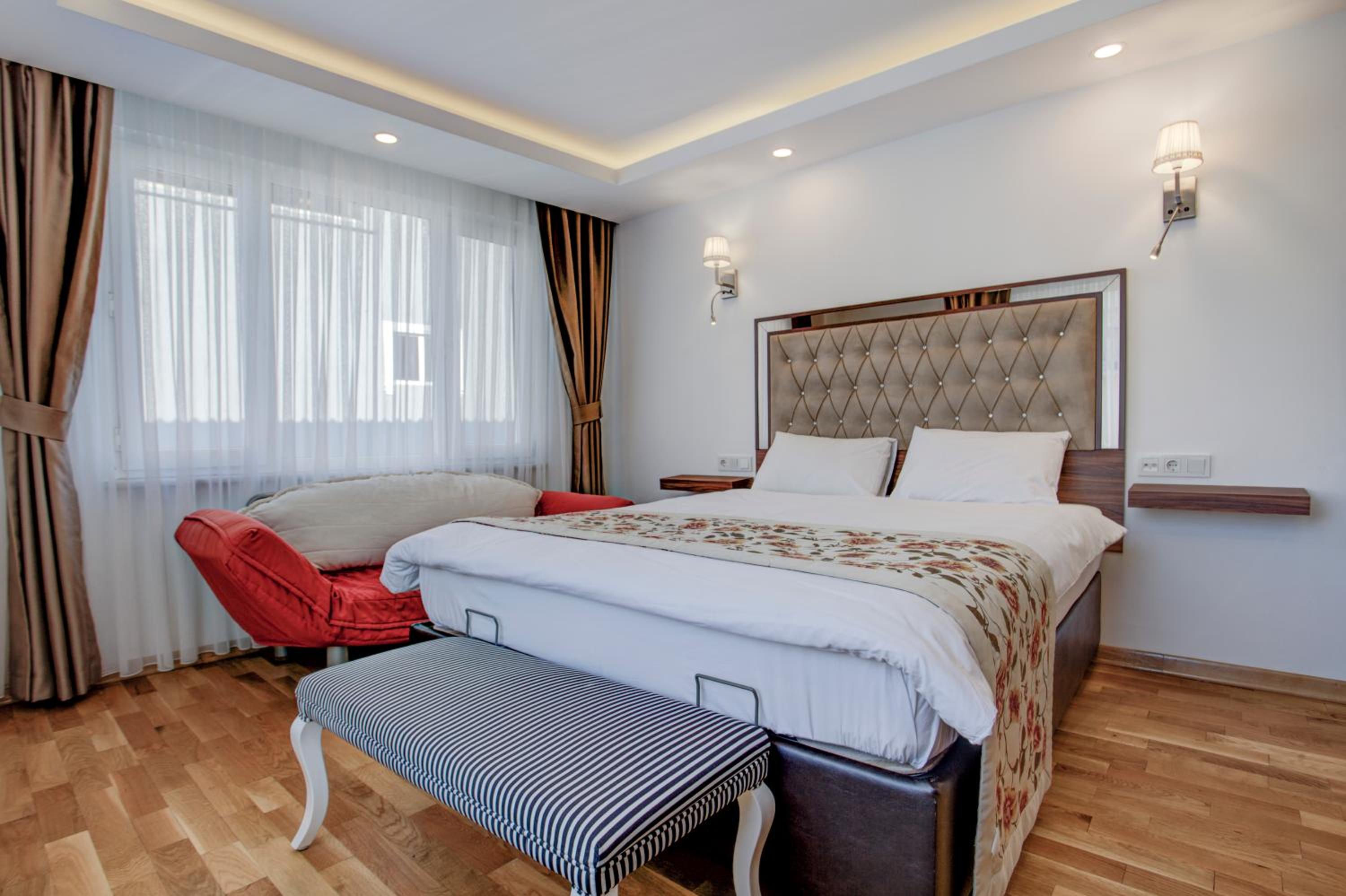 Deluxe Triple Room photo 3