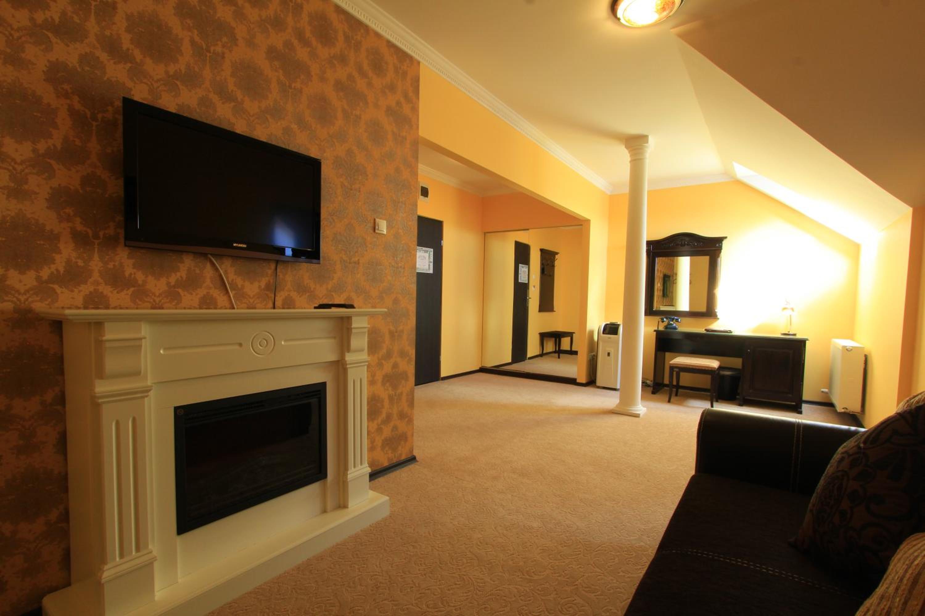 One-Bedroom Suite photo 1