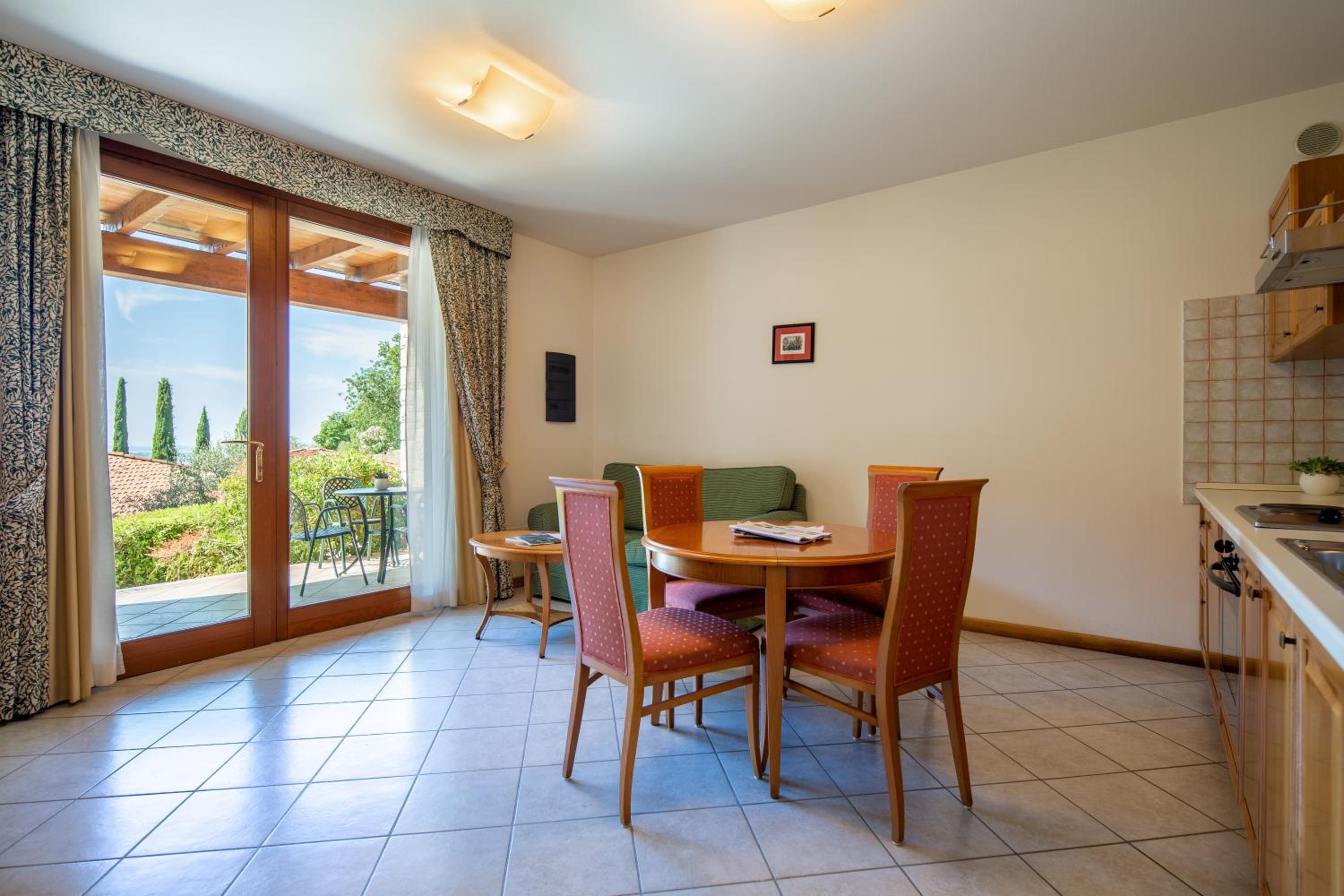 One-Bedroom Apartment with Garden View - Photo 4