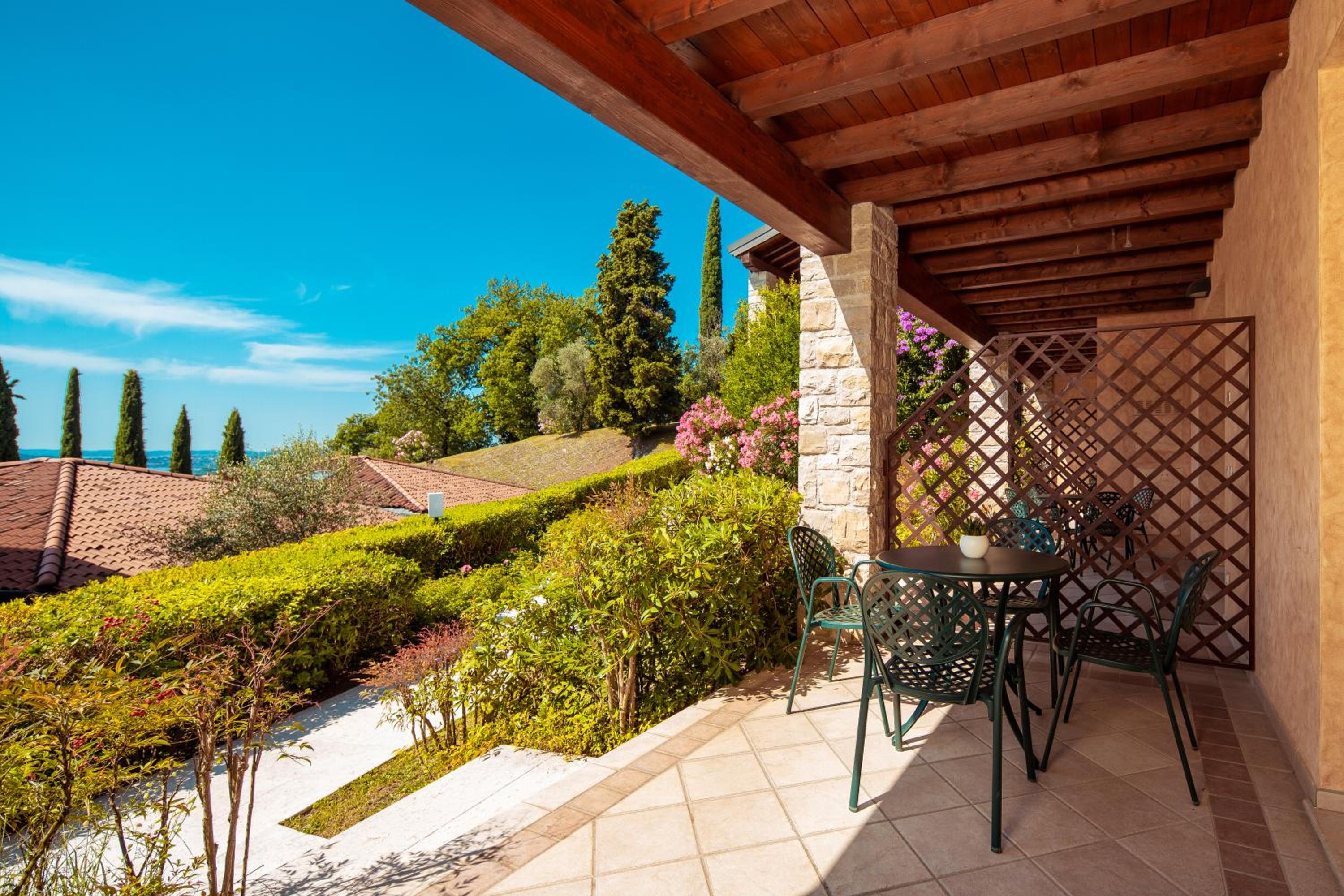 One-Bedroom Apartment with Garden View - Photo 6