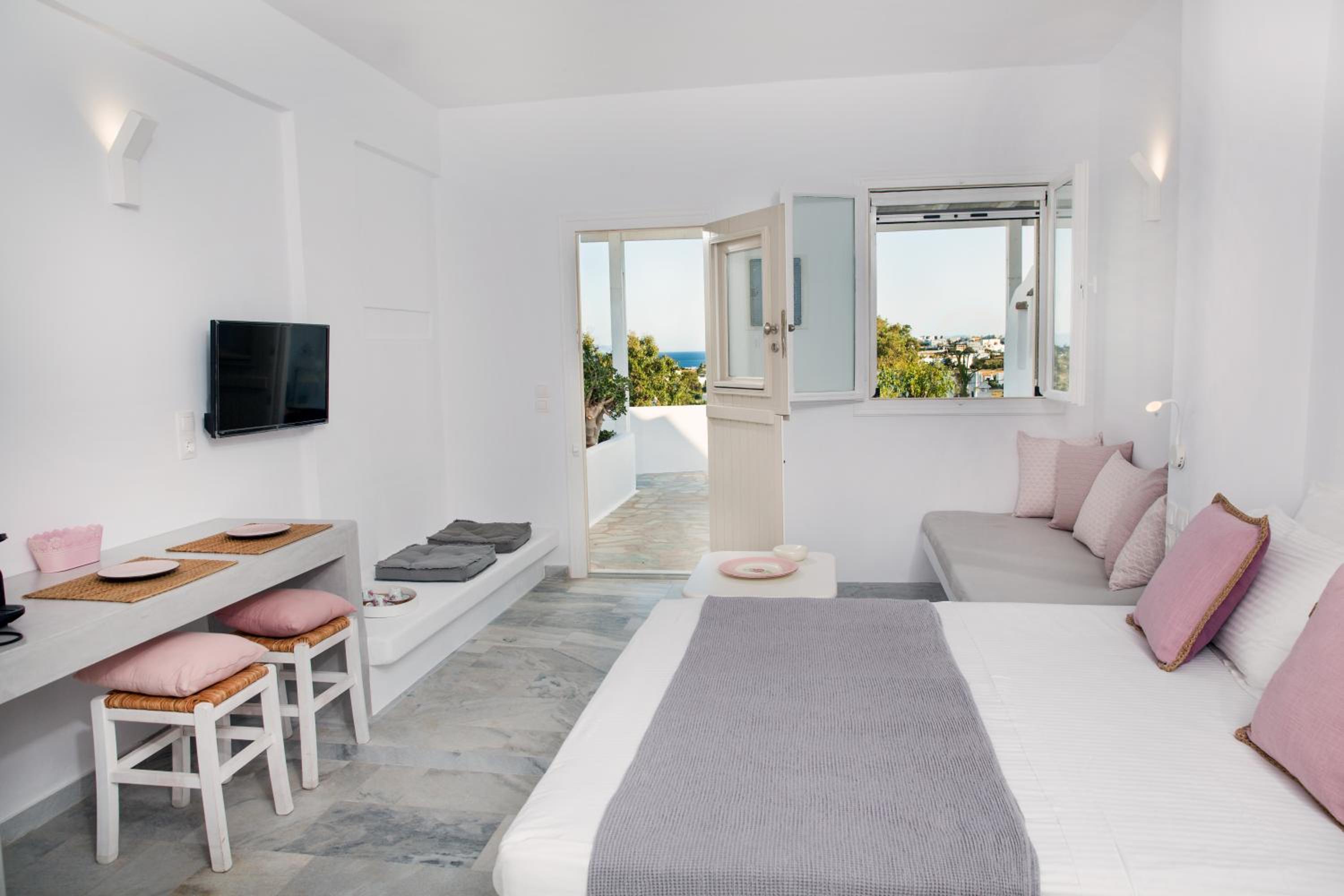Suite with Sea View - Photo 4