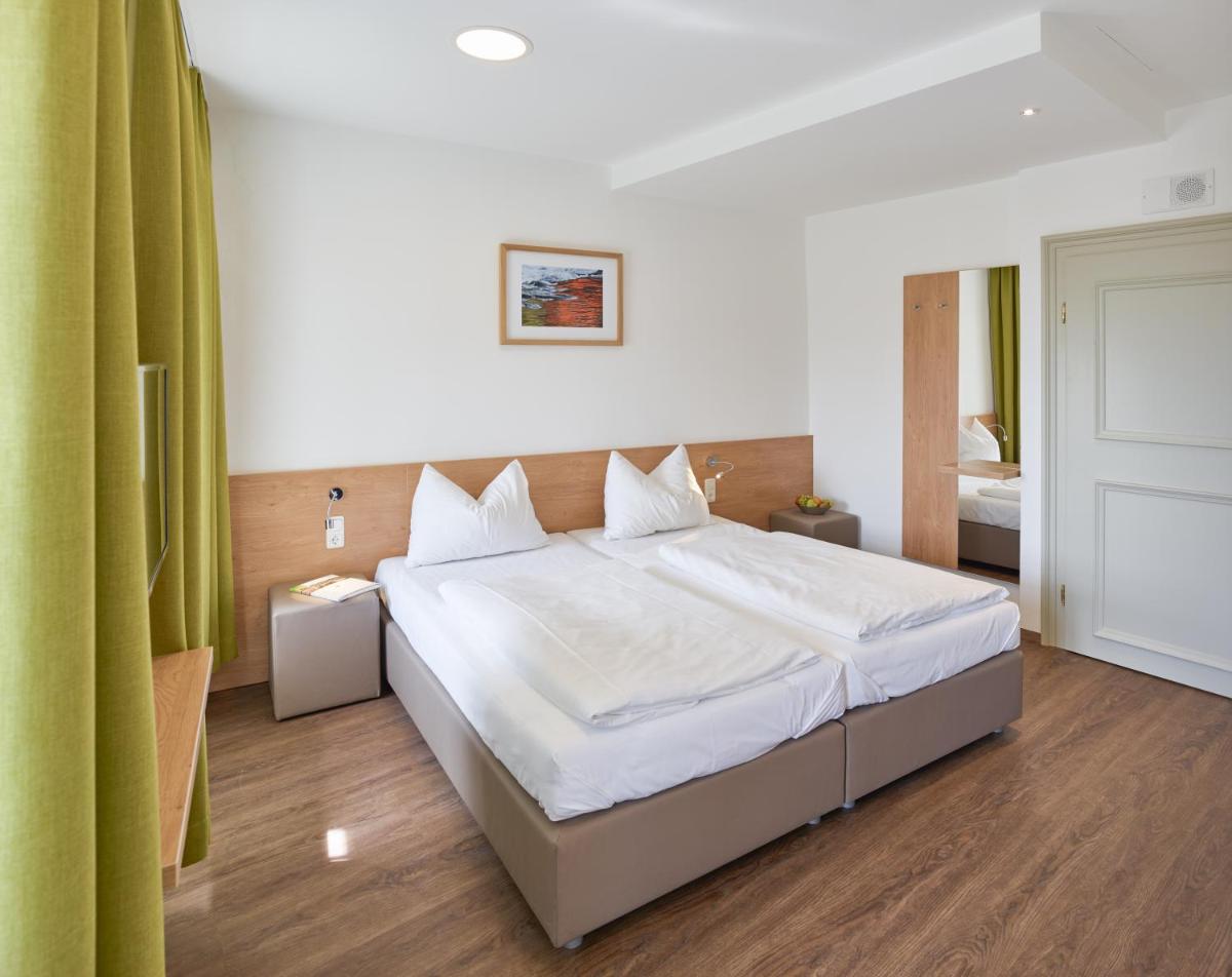 Deluxe Double or Twin Room photo 2