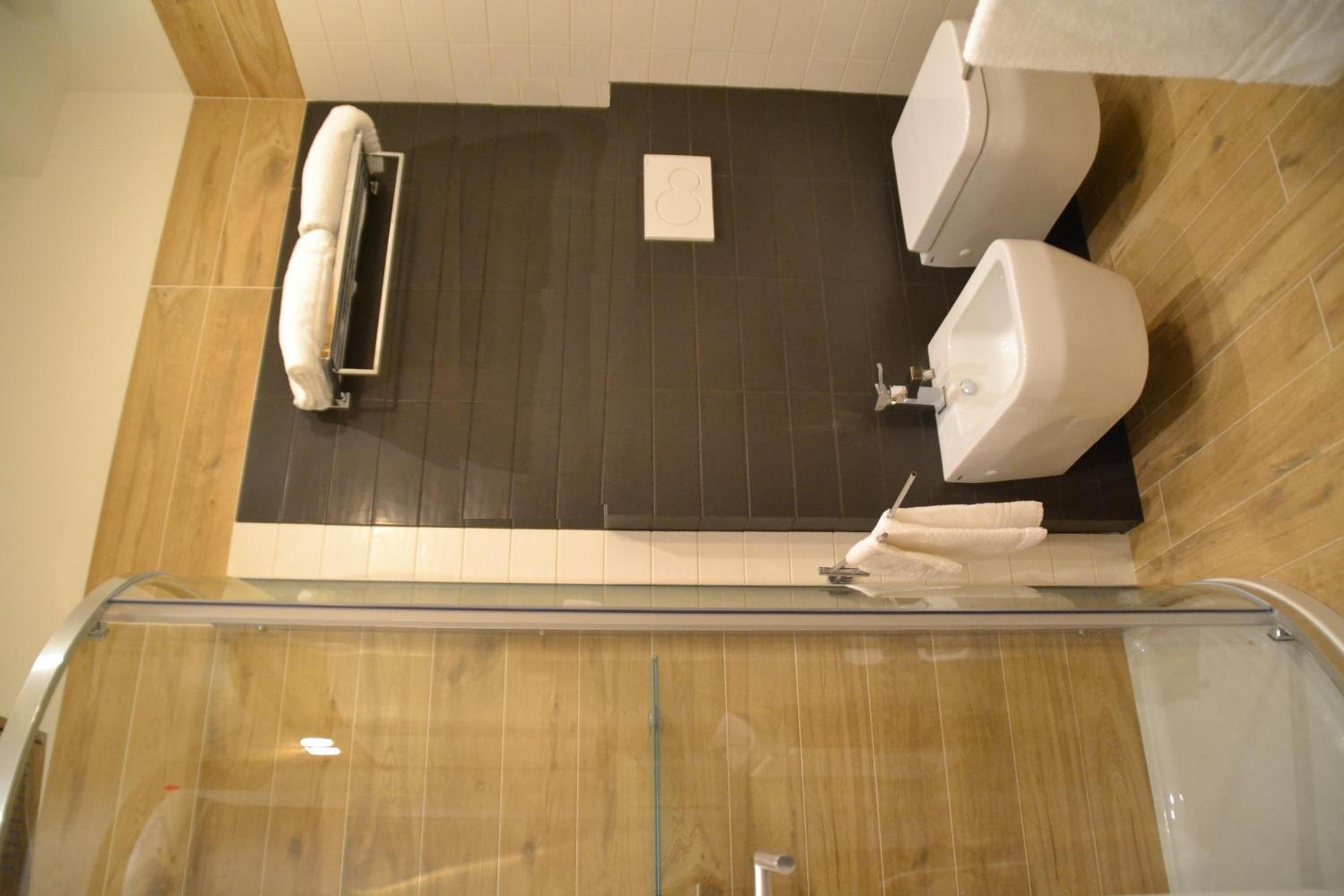 Double Room - Photo 14