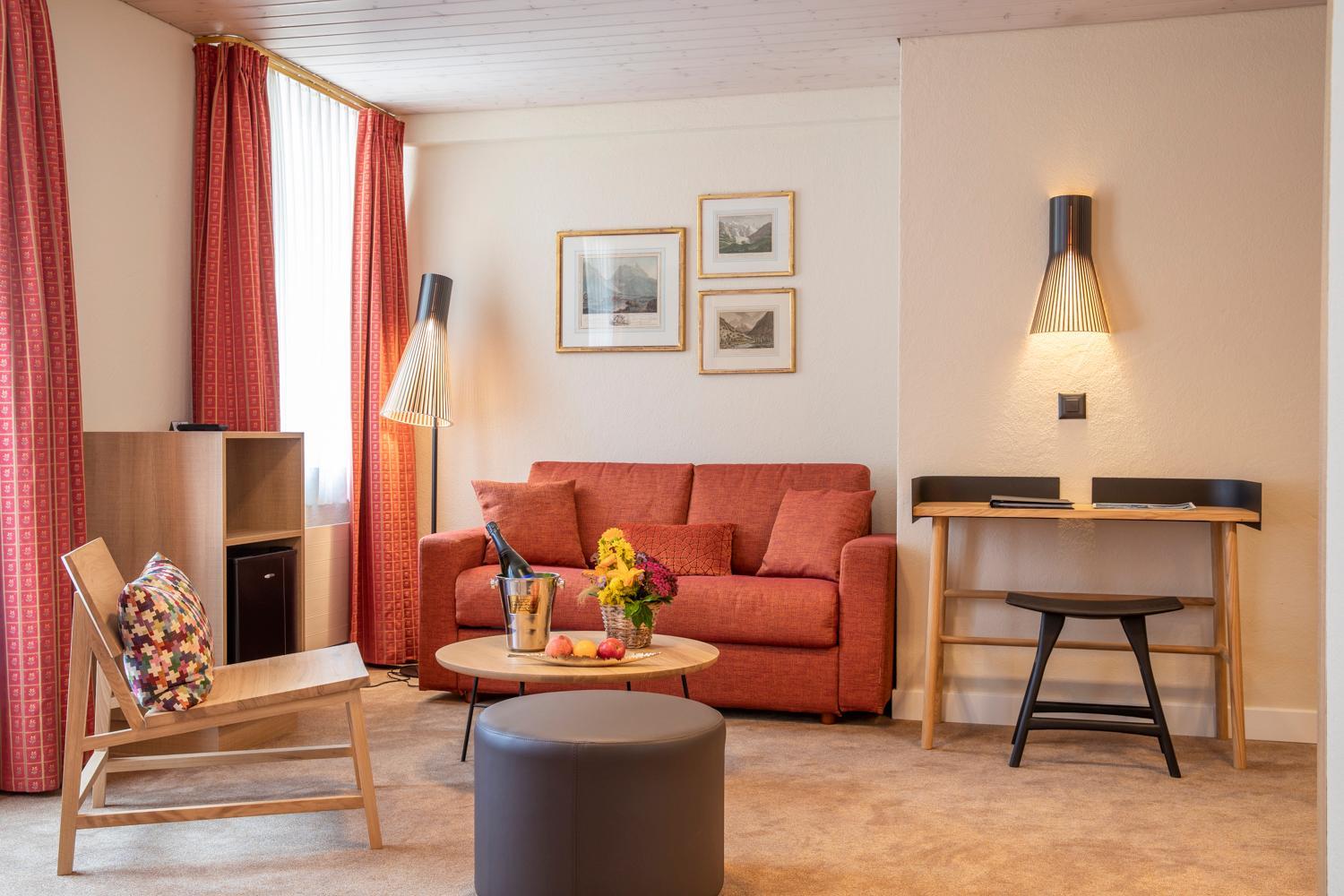 Deluxe Double Room Eiger View with balcony - Photo 5