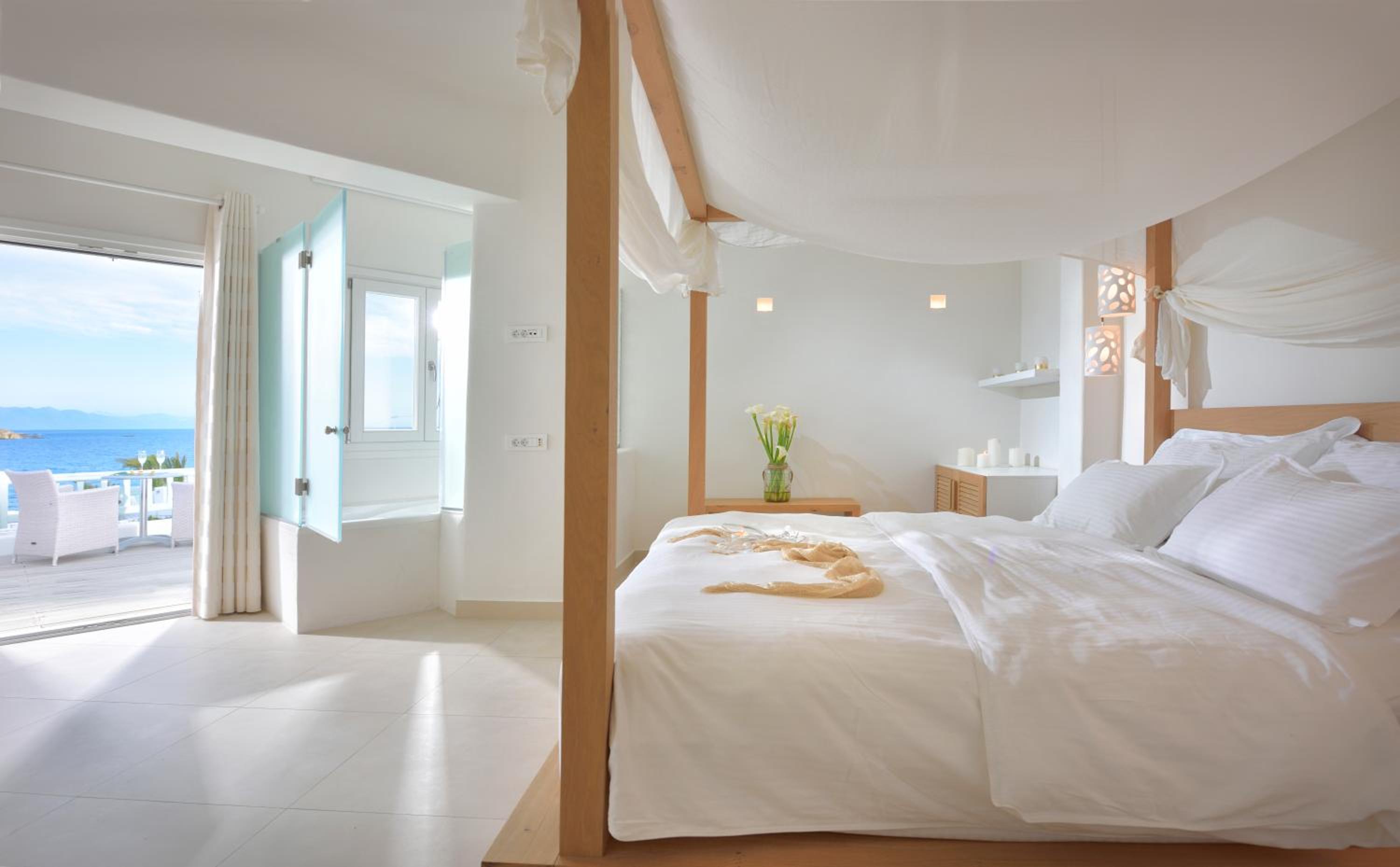 Honeymoon Suite with Sea View - Photo 4