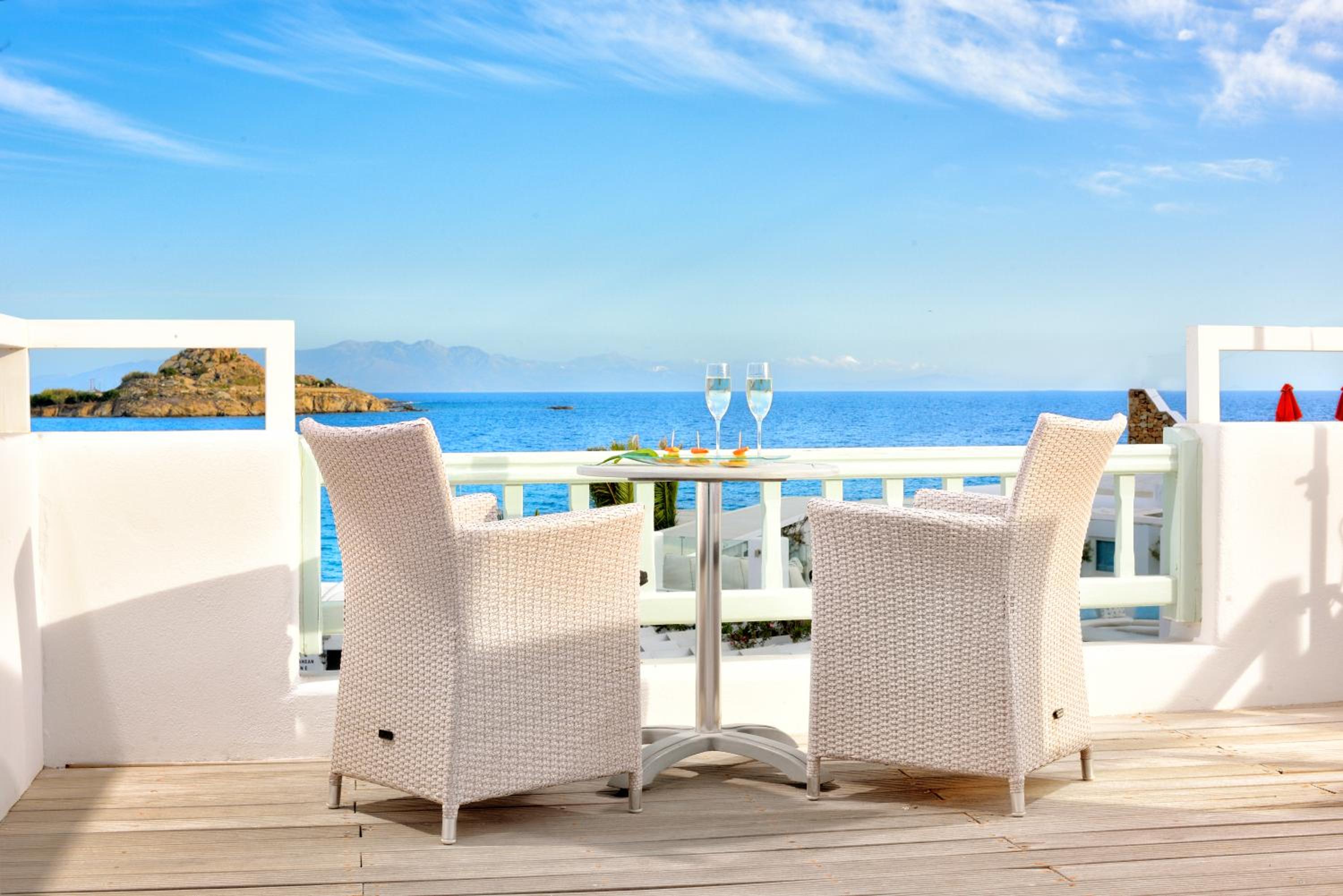 Honeymoon Suite with Sea View - Photo 5