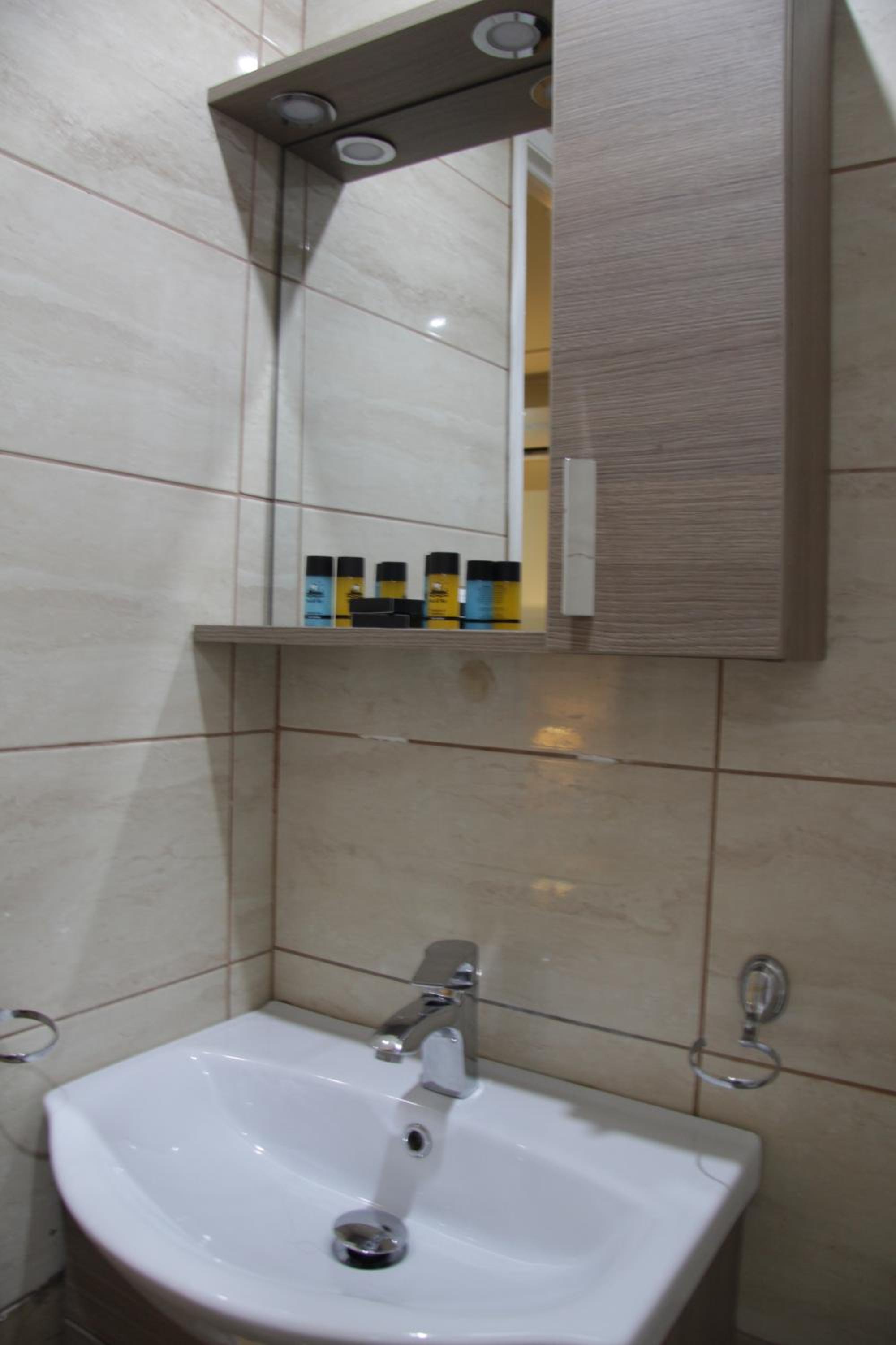Deluxe Room with En Suite Bathroom photo 3