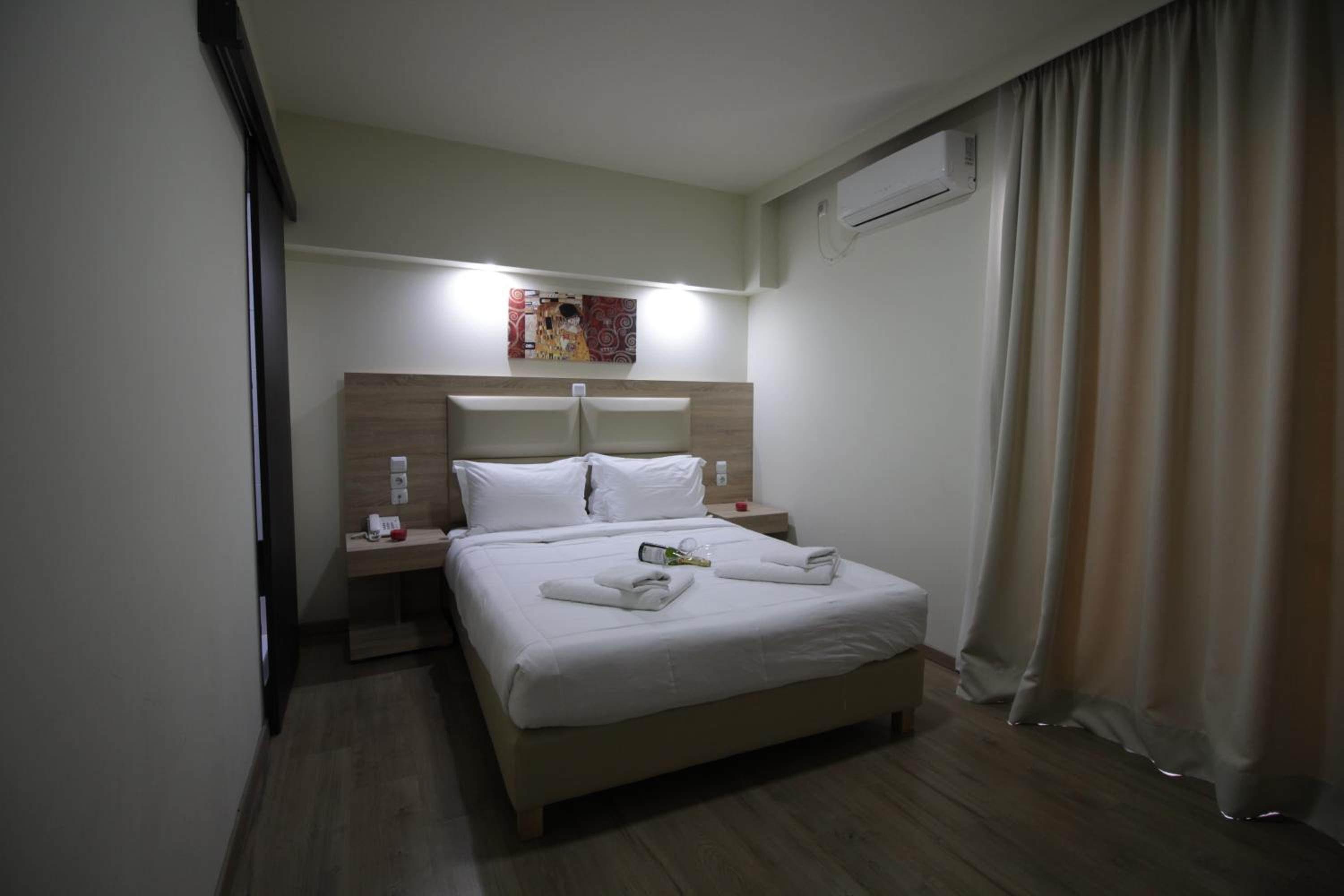 Double or Twin Room with Private Bathroom photo 1