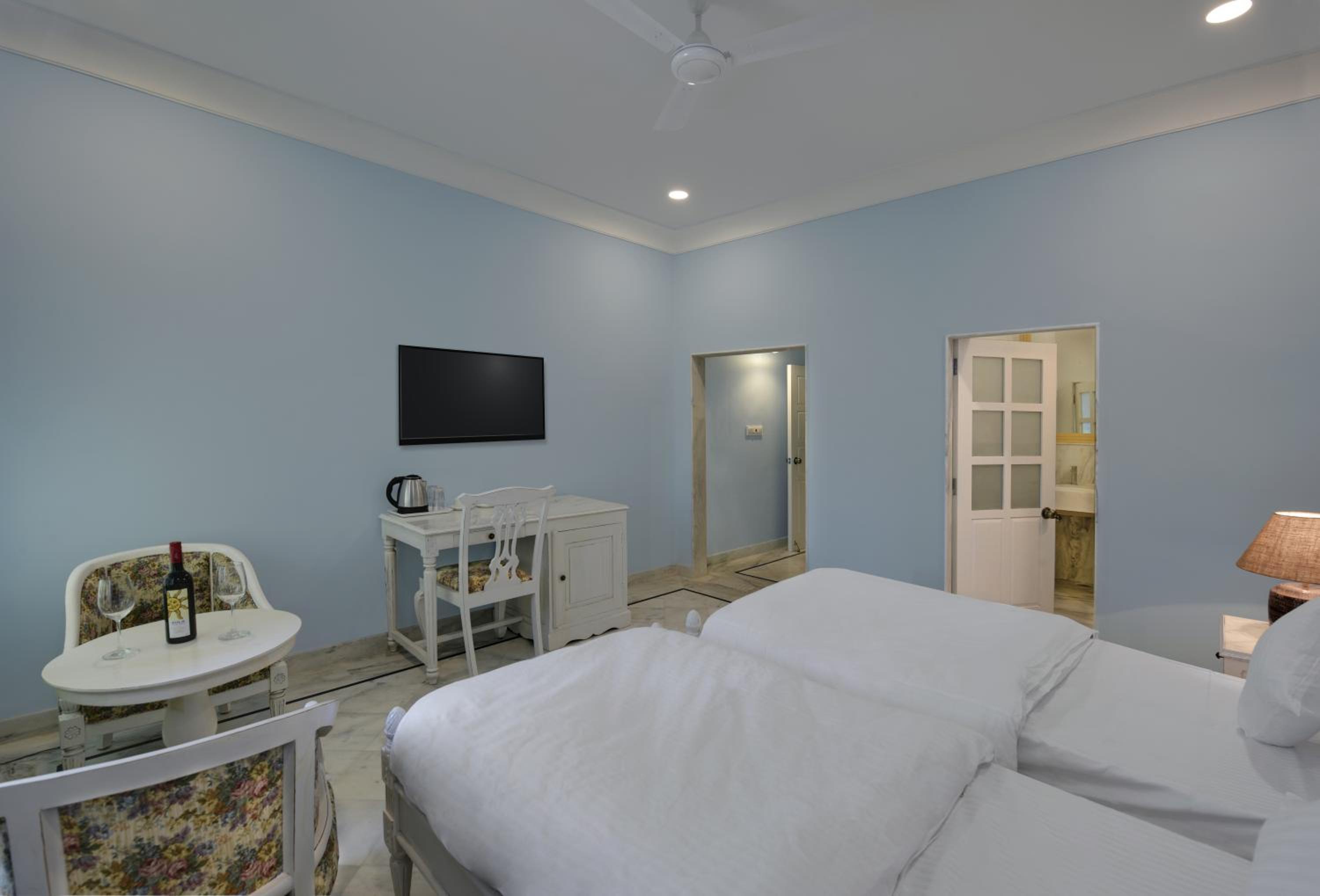Deluxe Room - Photo 4