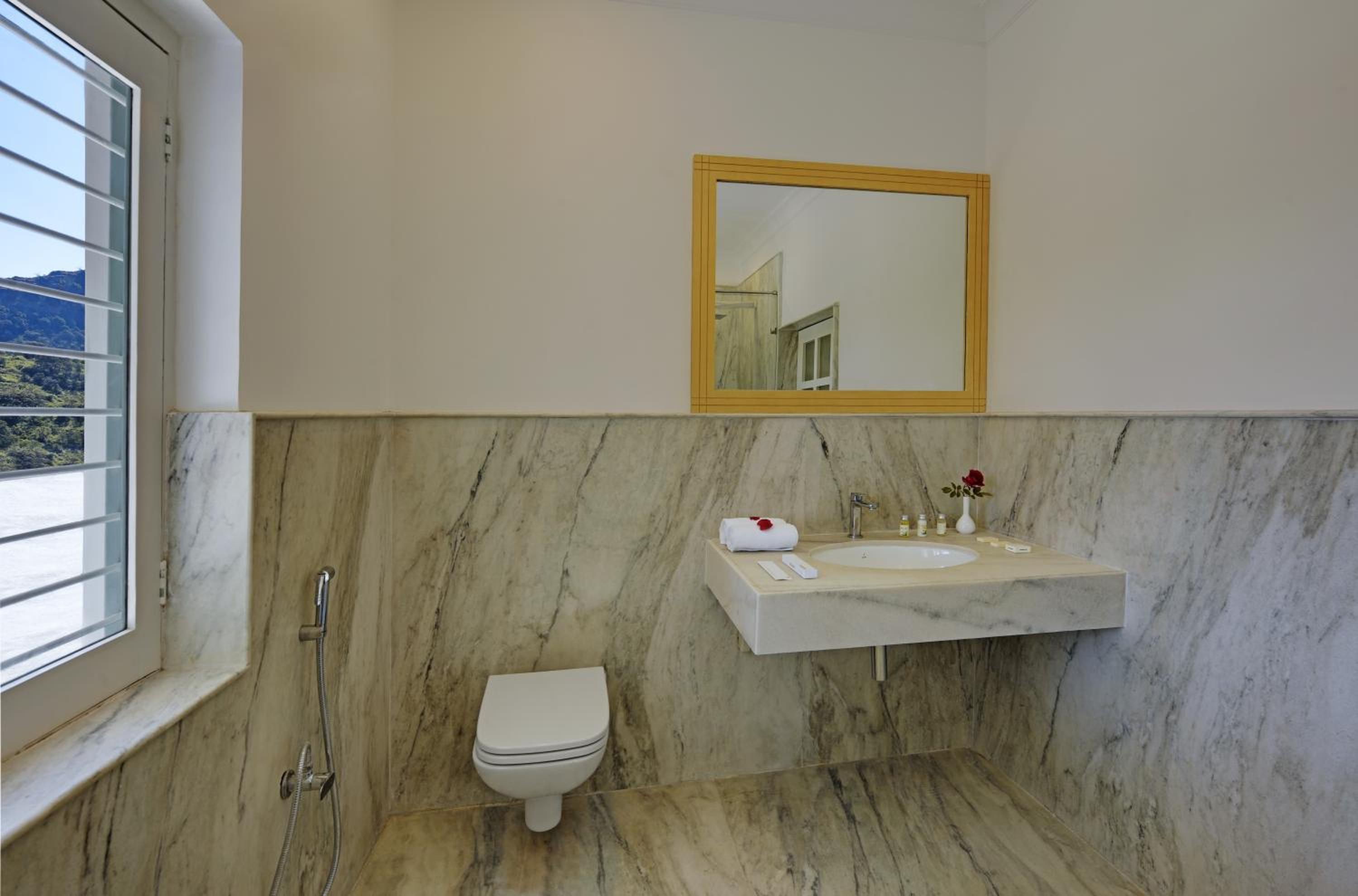 Deluxe Room - Photo 2